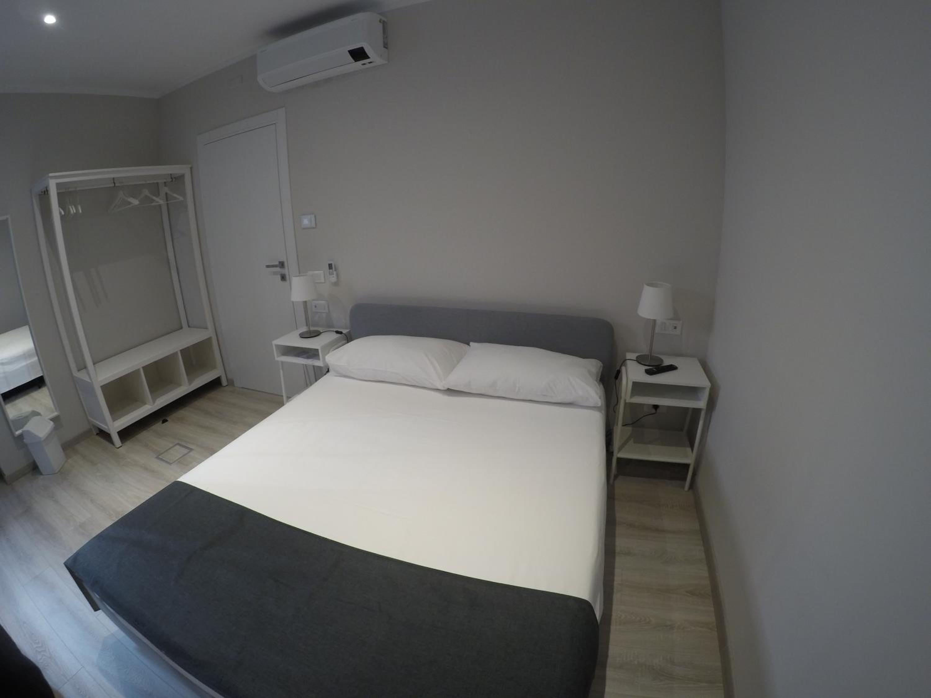 Double Room with Private Bathroom photo 1