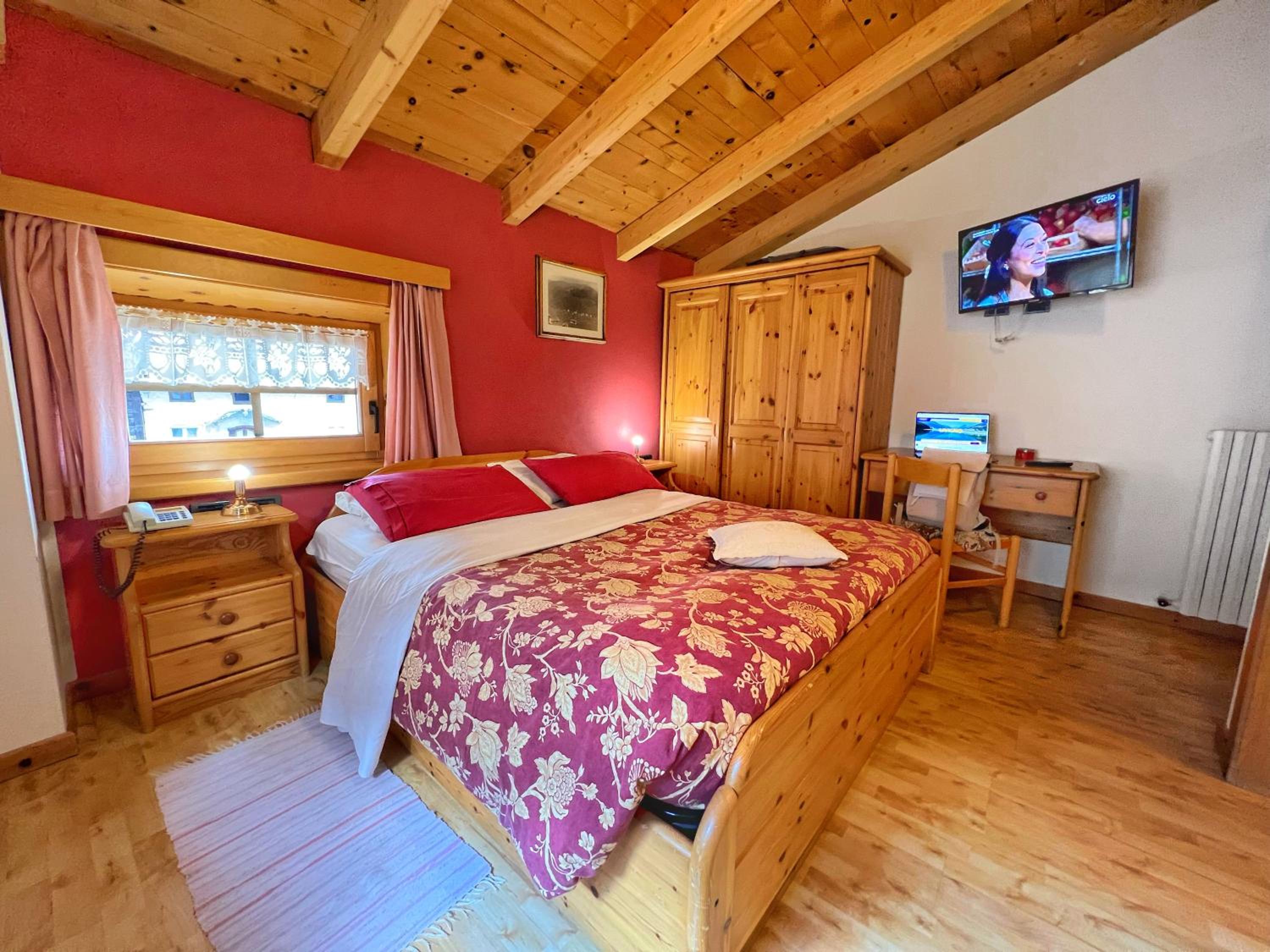 Double Room with Mountain View