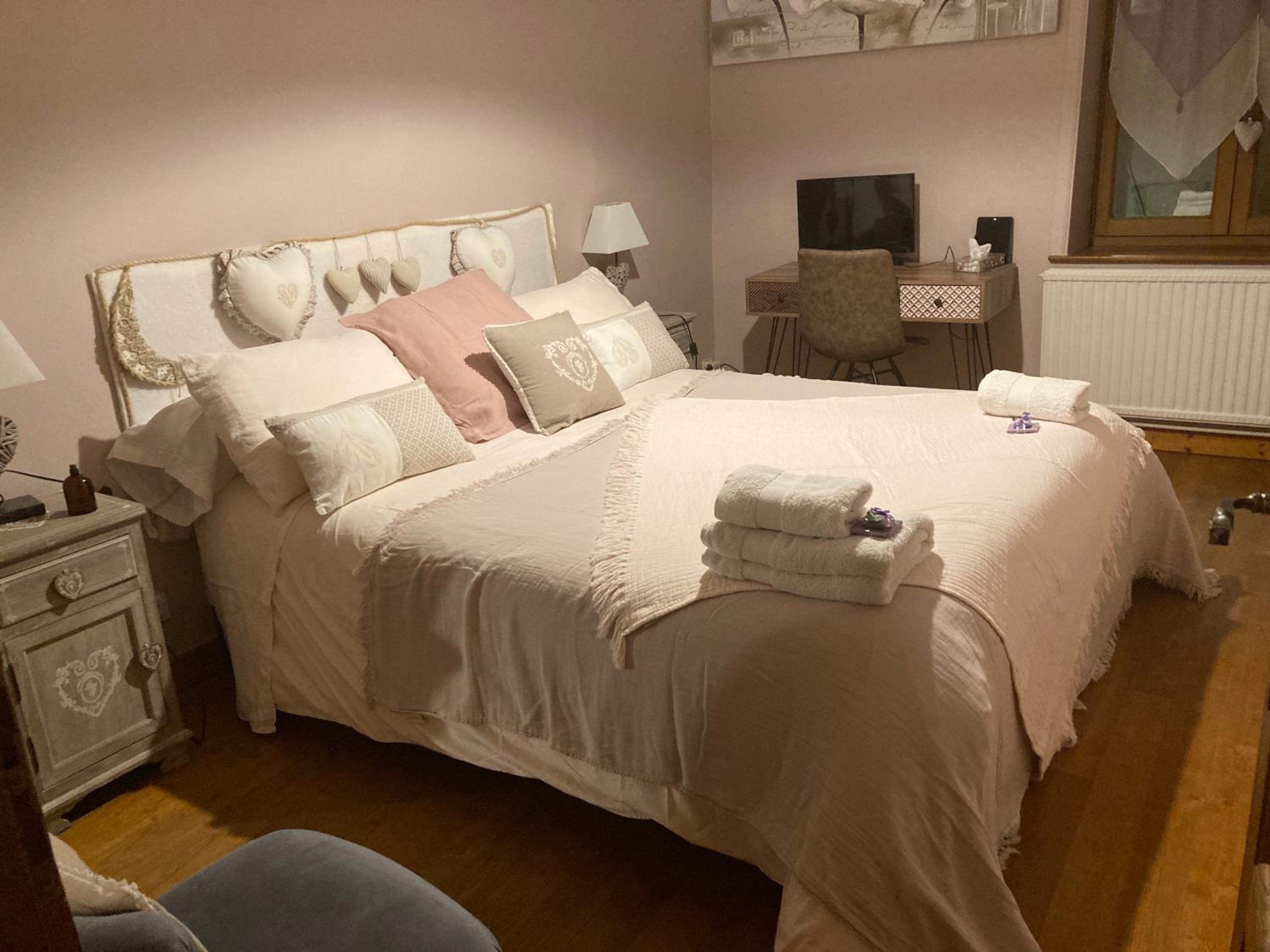 Double Room with Garden View - Photo 8