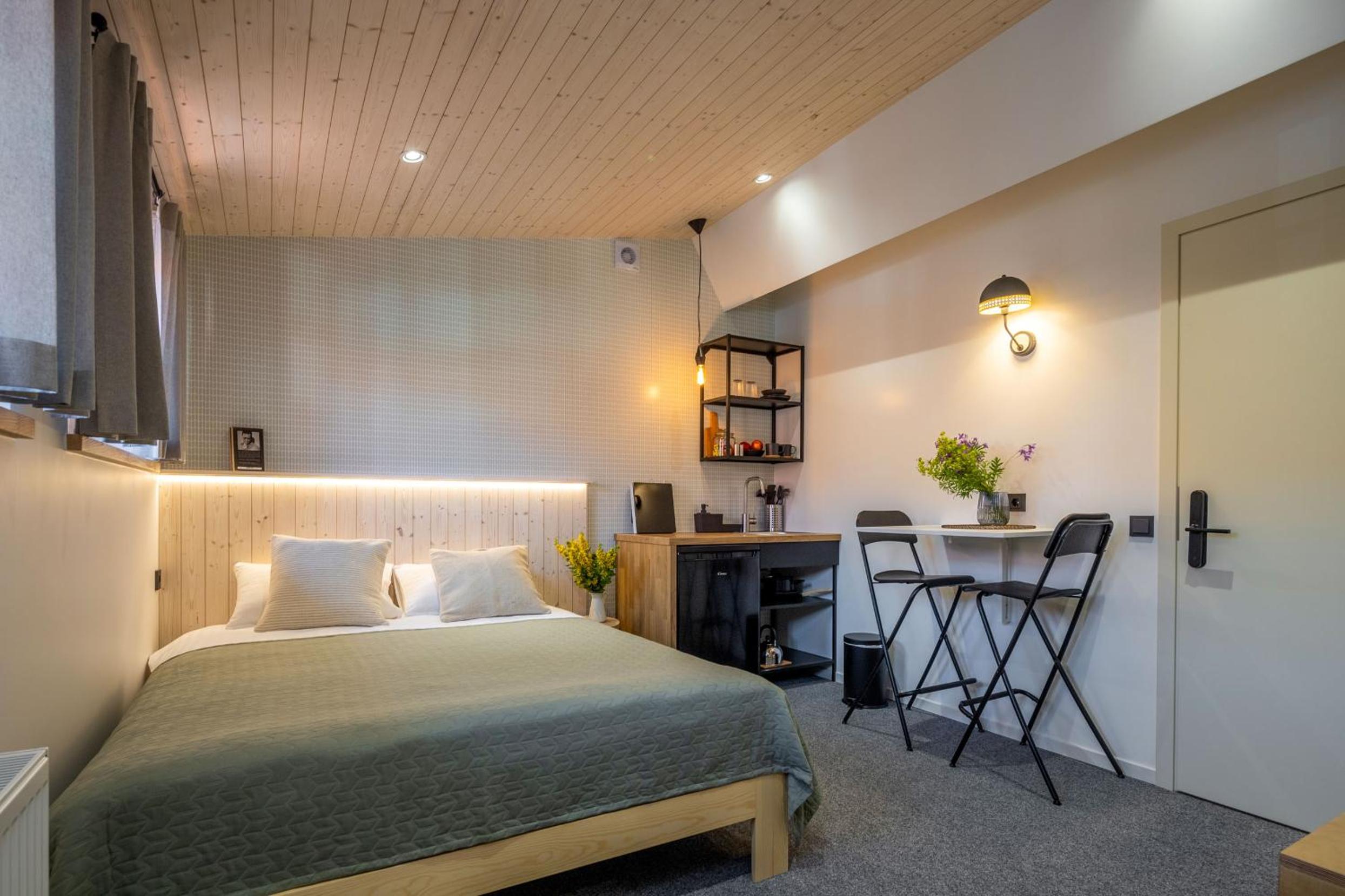 One-Bedroom Apartment