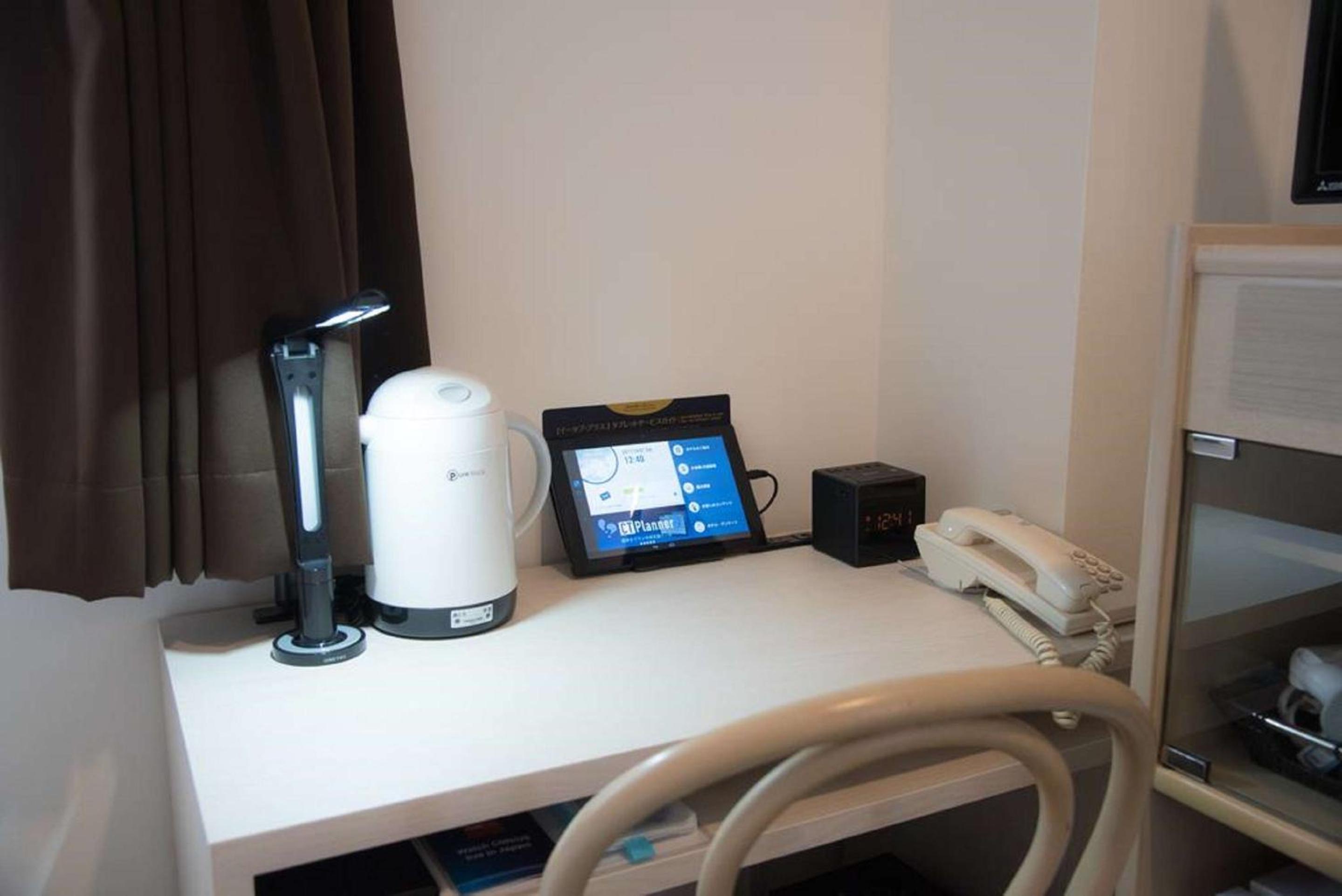Double Room with Small Double Bed - Non-Smoking photo 2