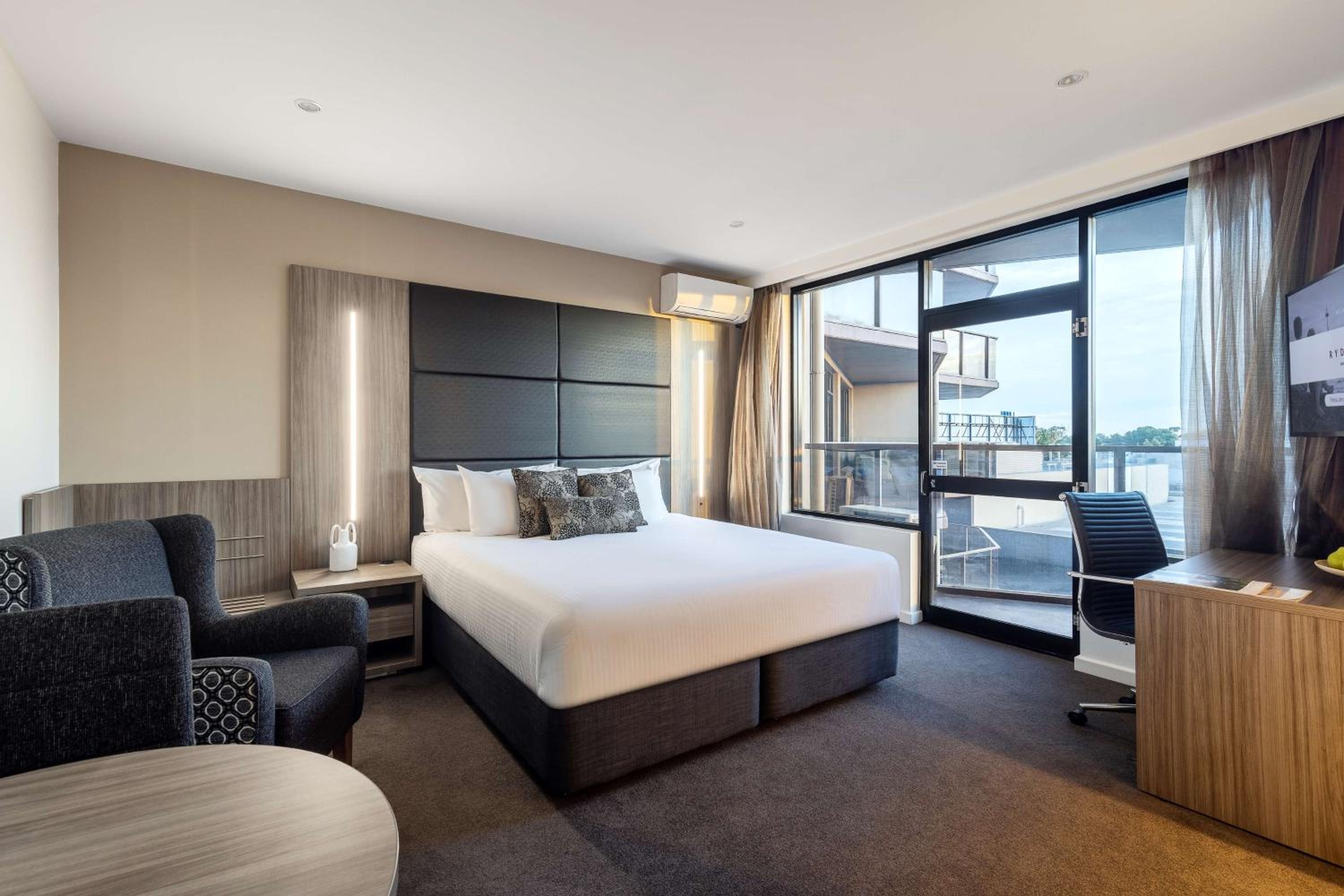 King Spa Room