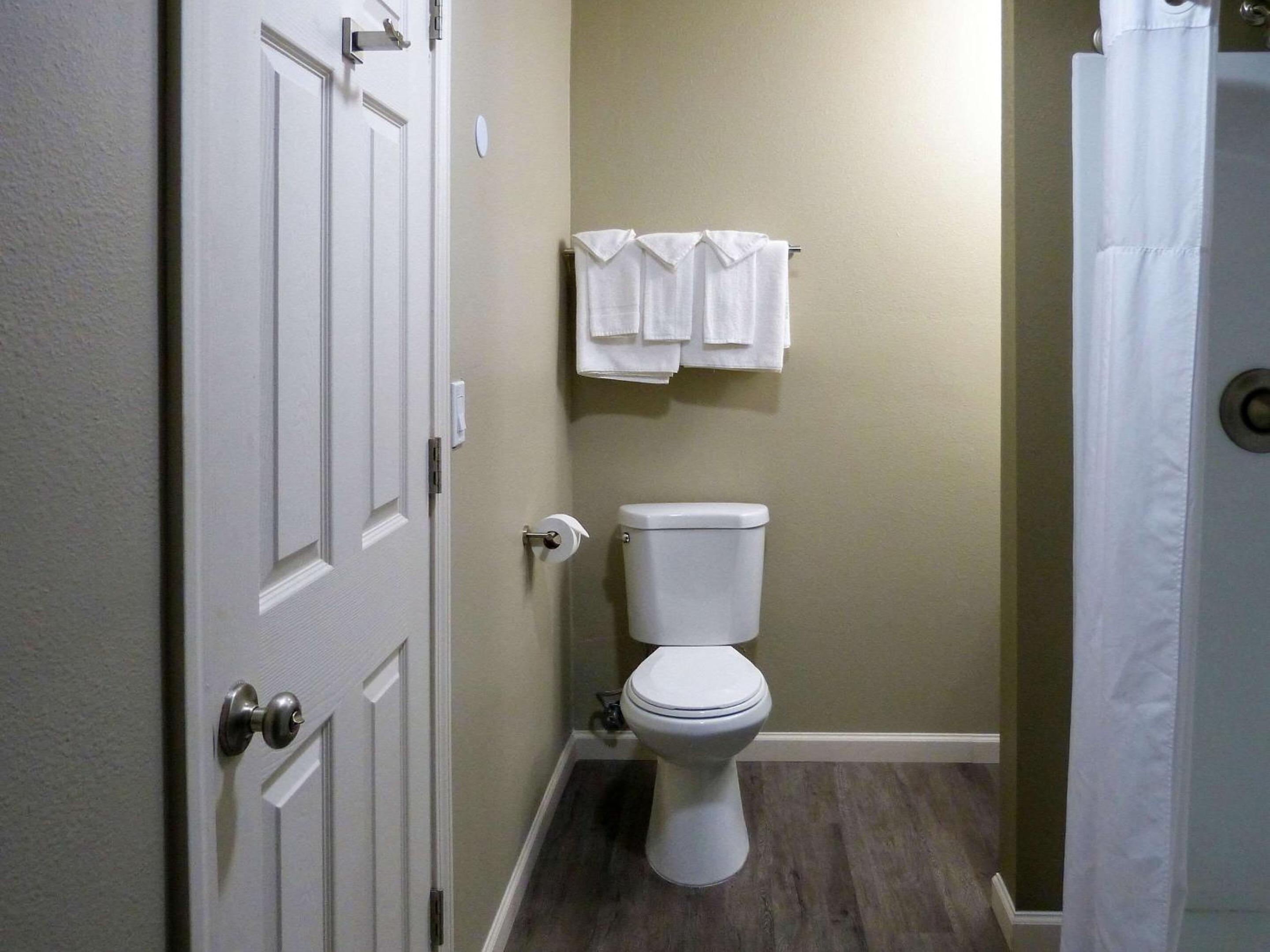 Double Suite with Two Double Beds - Non-Smoking - Photo 10