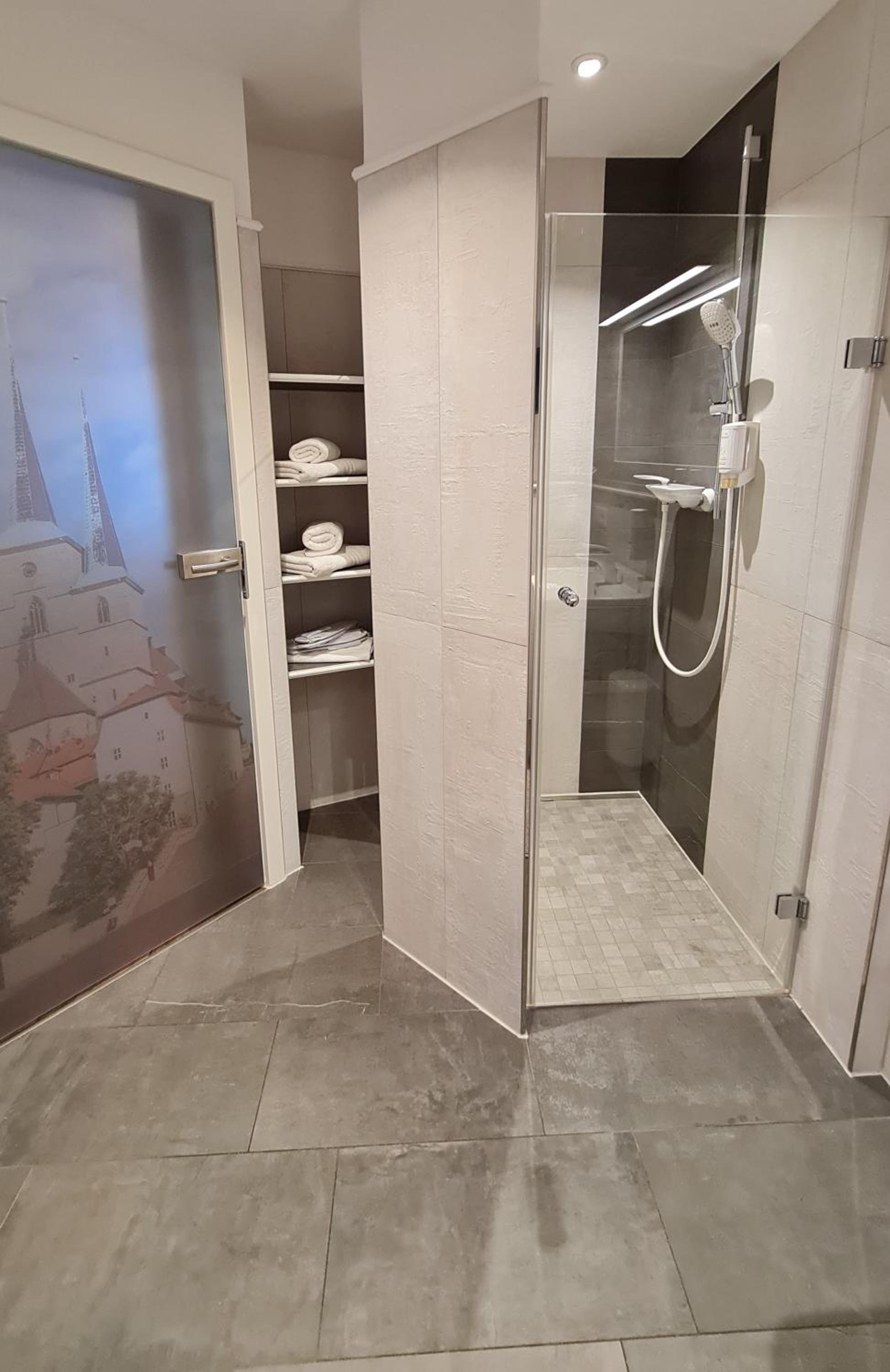 Premium Double Room - Photo 11
