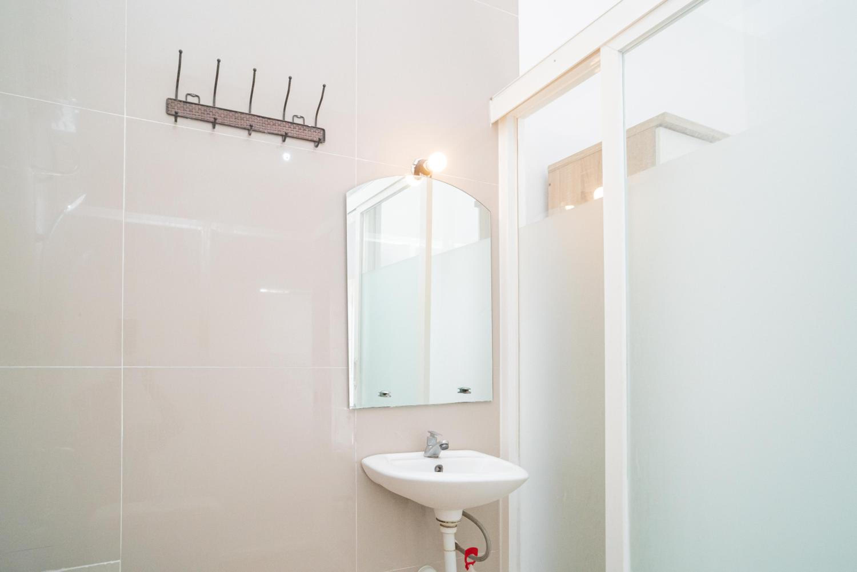 Double Room - Photo 17