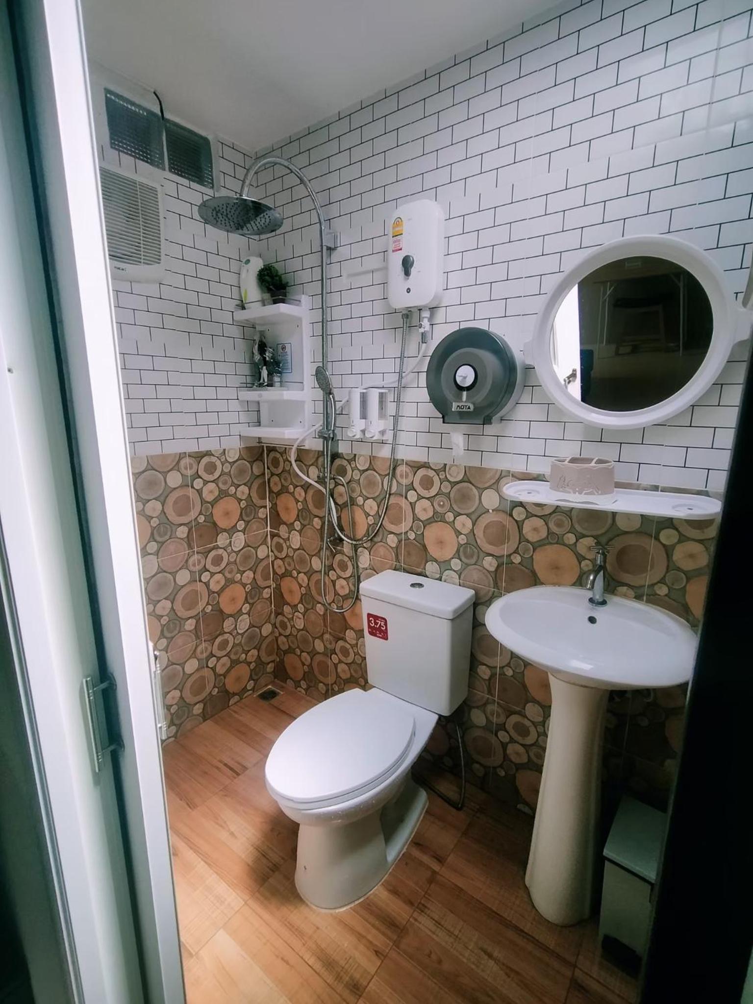 King Room with Pool View photo 3