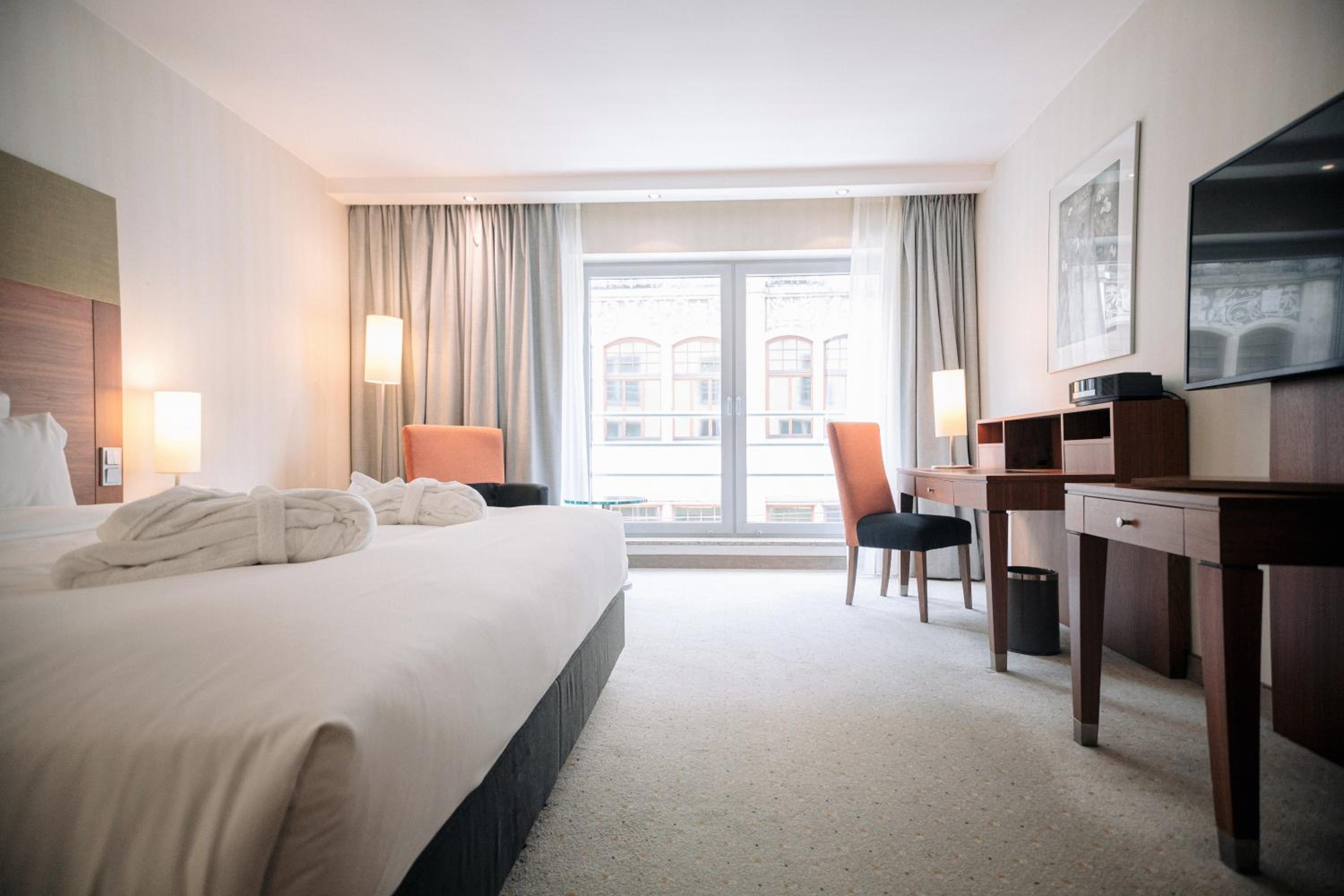 Superior King Room - Photo 2