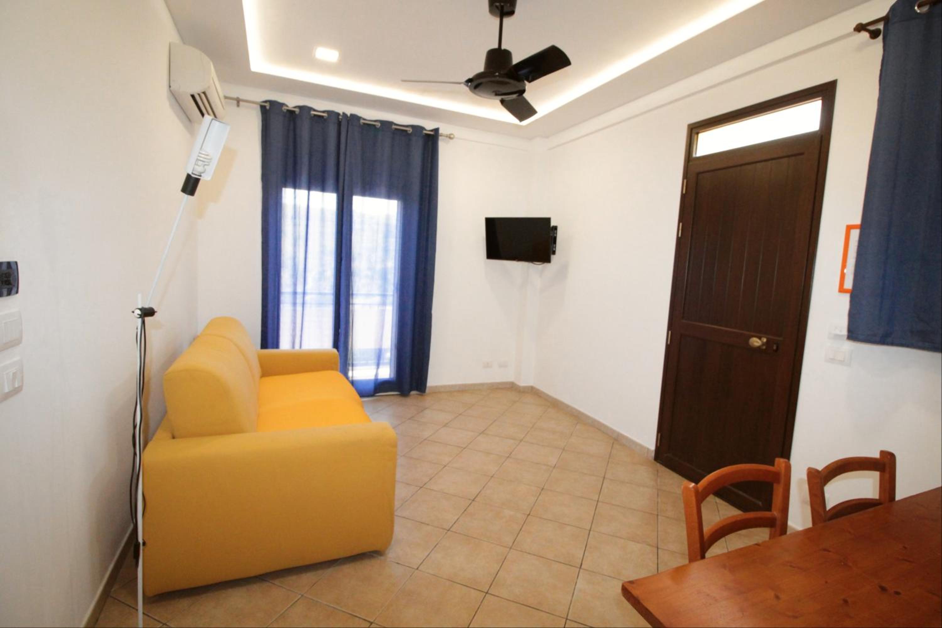 One-Bedroom Apartment with Sea View - Photo 1