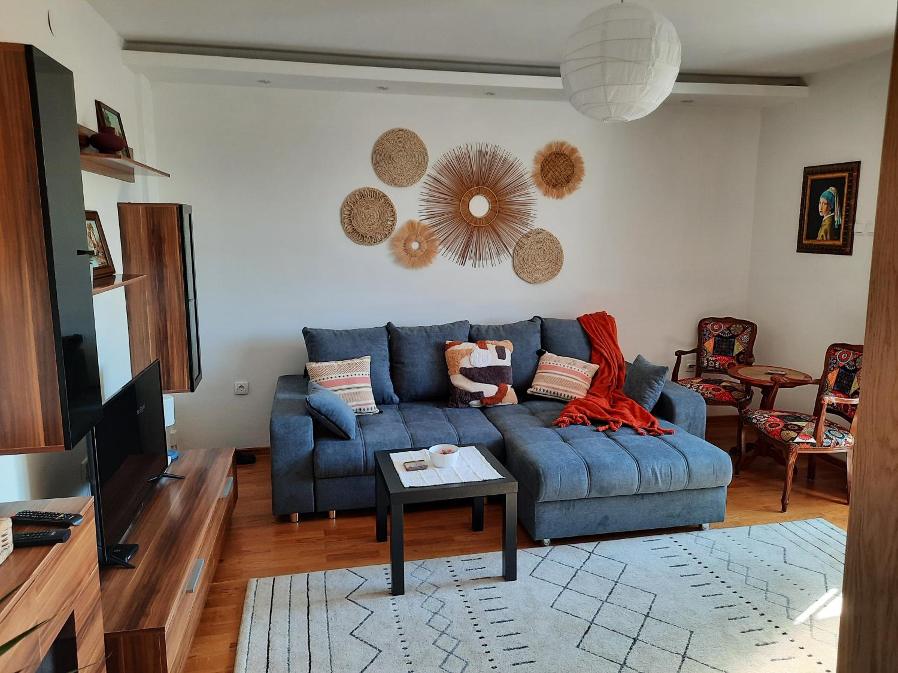One-Bedroom Apartment photo 3