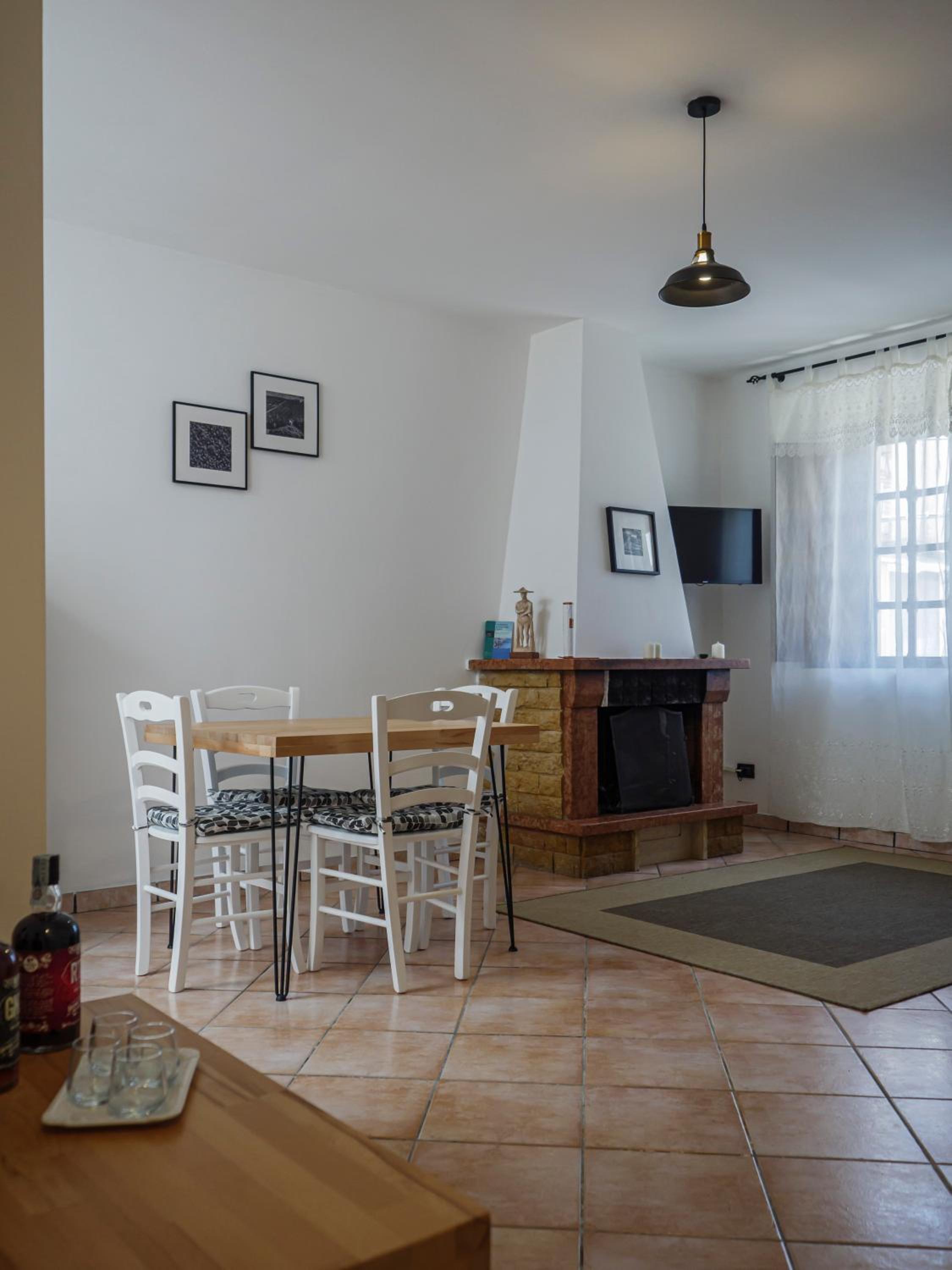 One-Bedroom Apartment photo 3