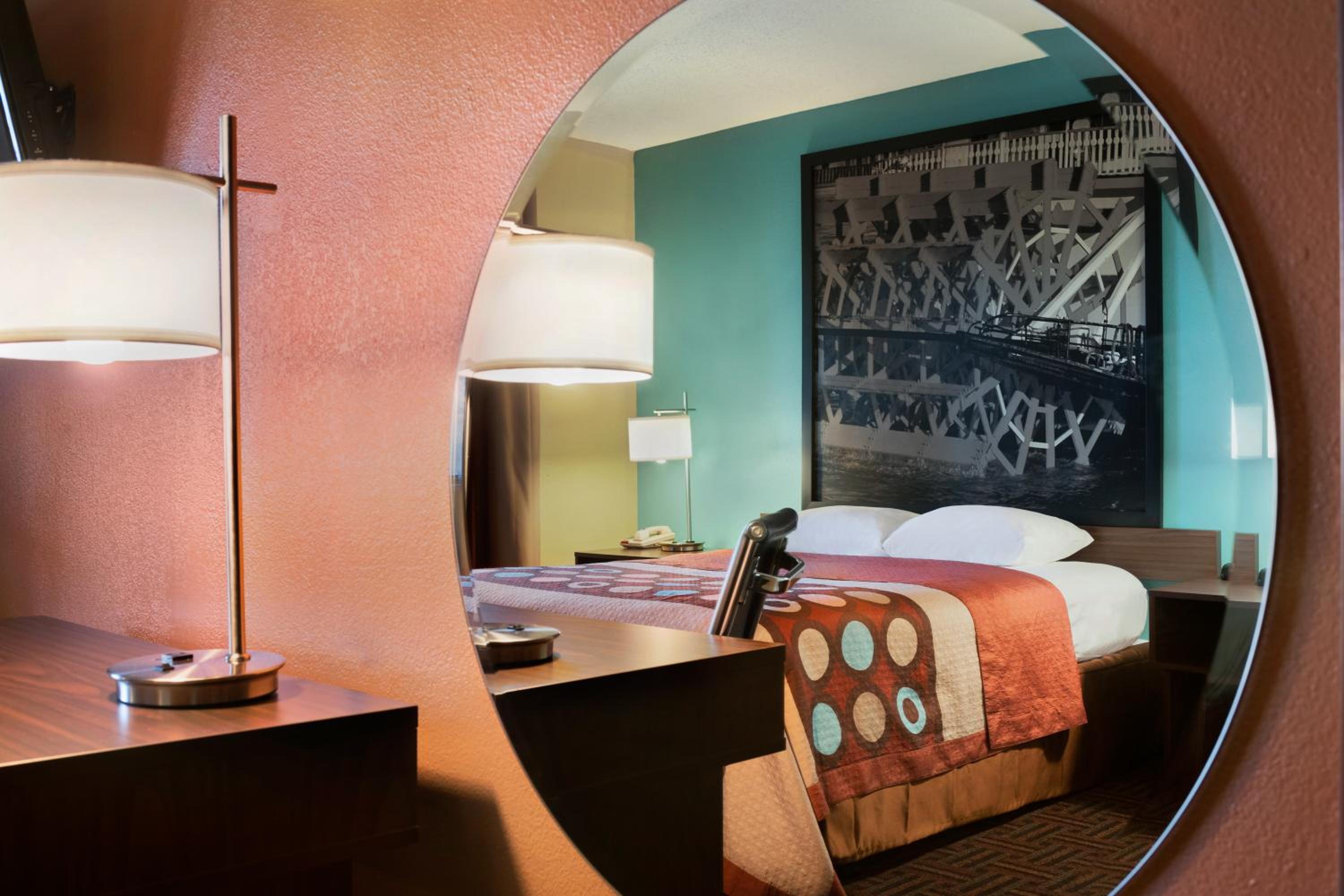 King Room - Non-Smoking - Photo 3