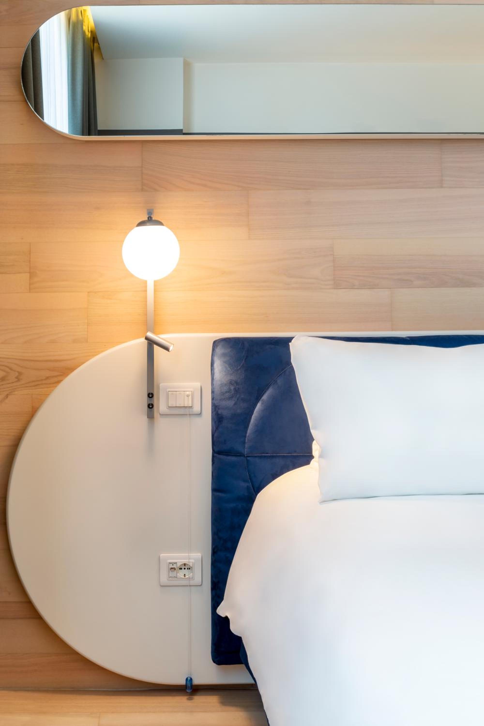 Standard King Room - Accessible