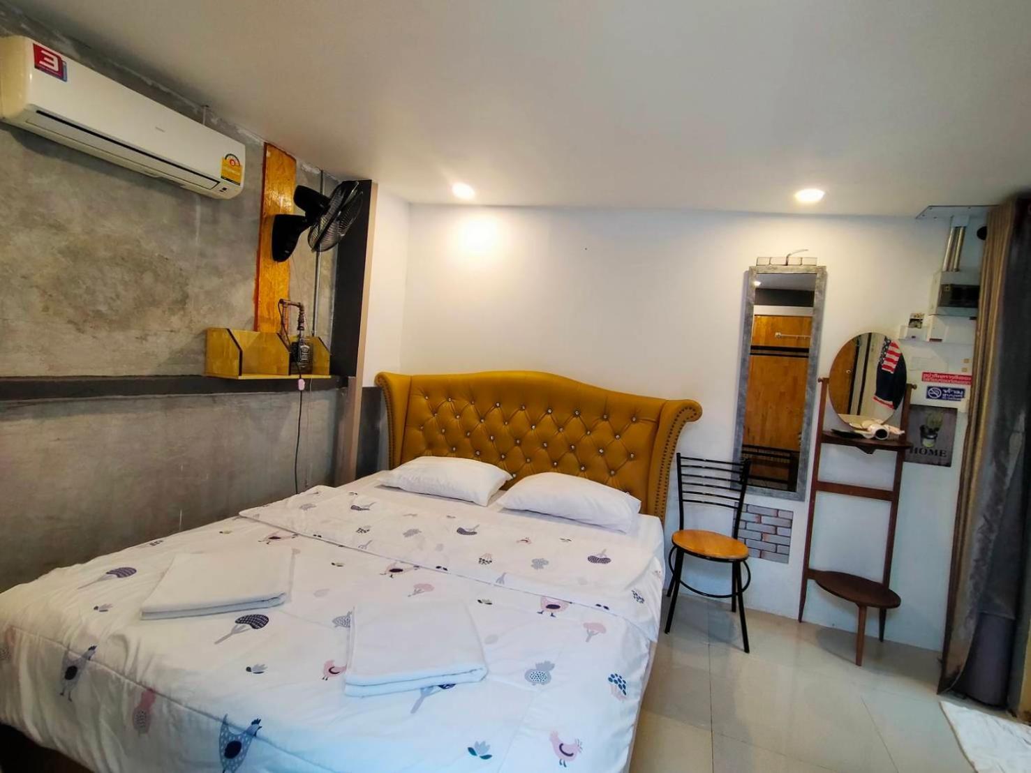 King Room with Pool View photo 3