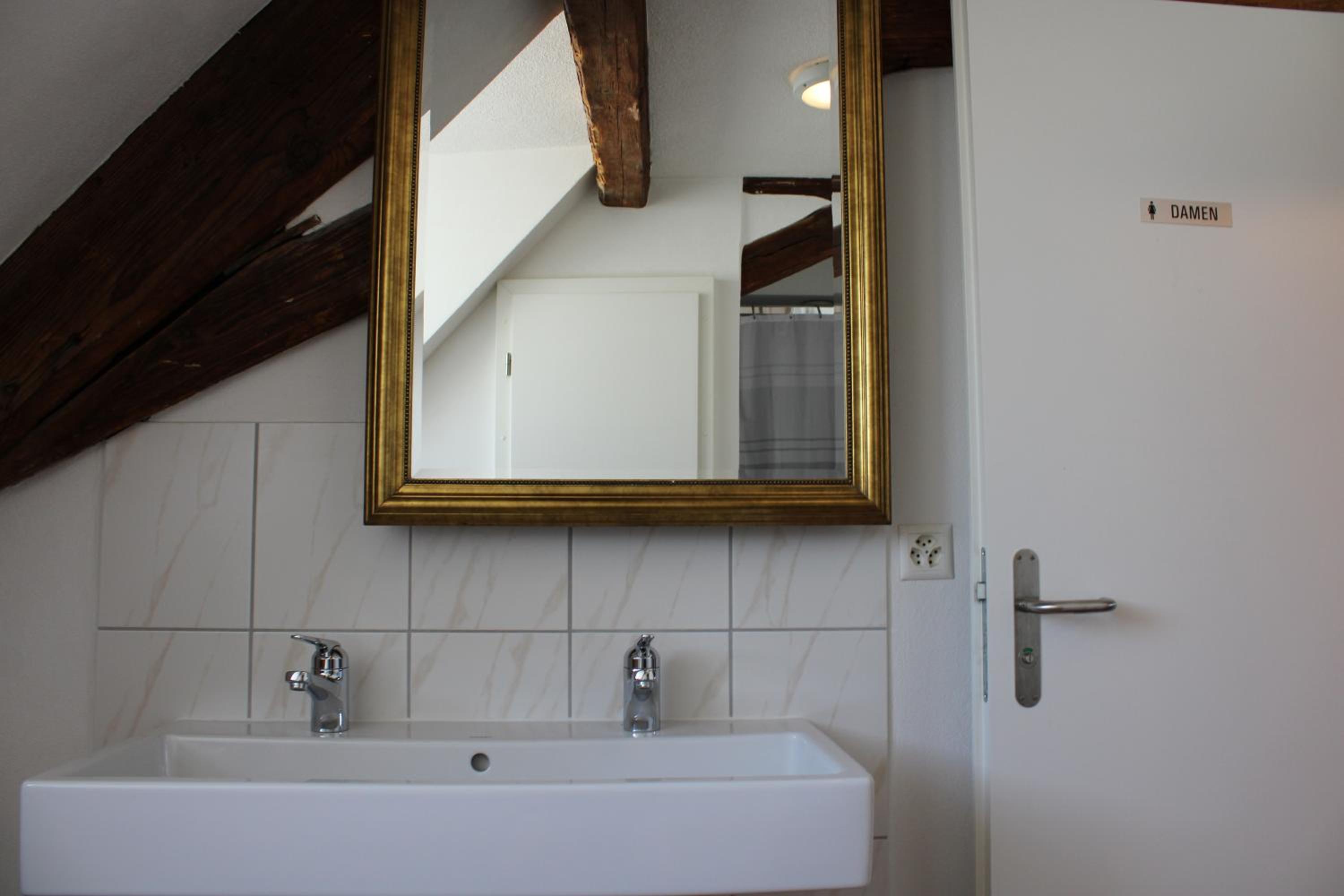 Double Room with Shared Bathroom photo 3