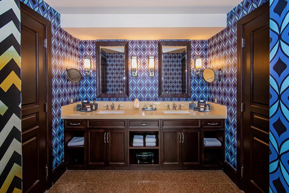 Artist Collection Poolside Cabana Suite - Photo 7
