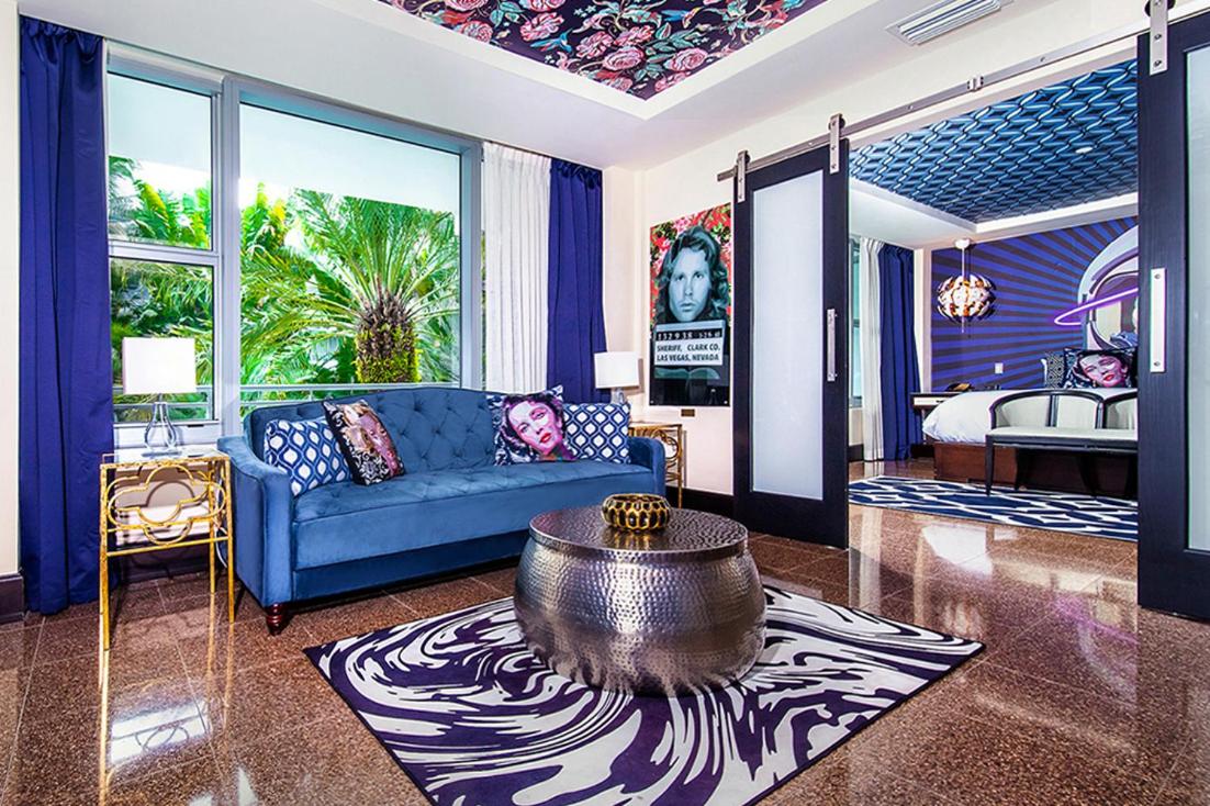 Artist Collection Poolside Cabana Suite - Photo 3
