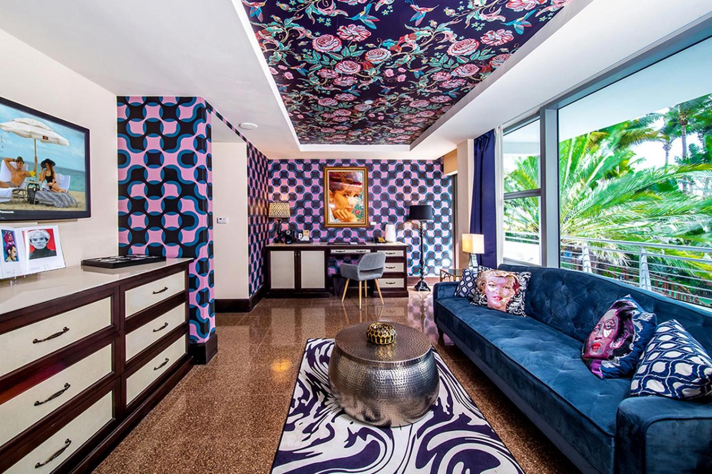 Artist Collection Poolside Cabana Suite - Photo 4