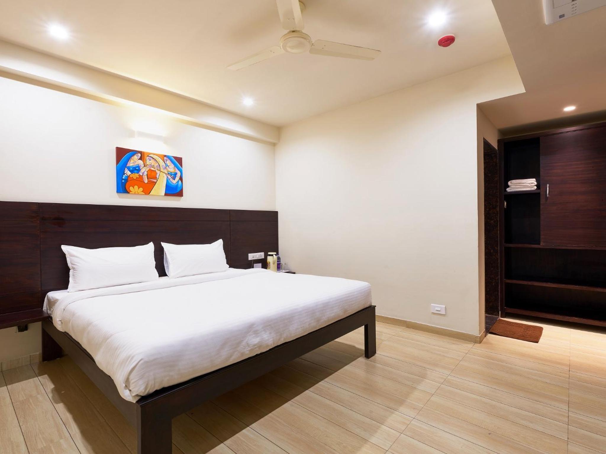 Deluxe Room - Photo 3