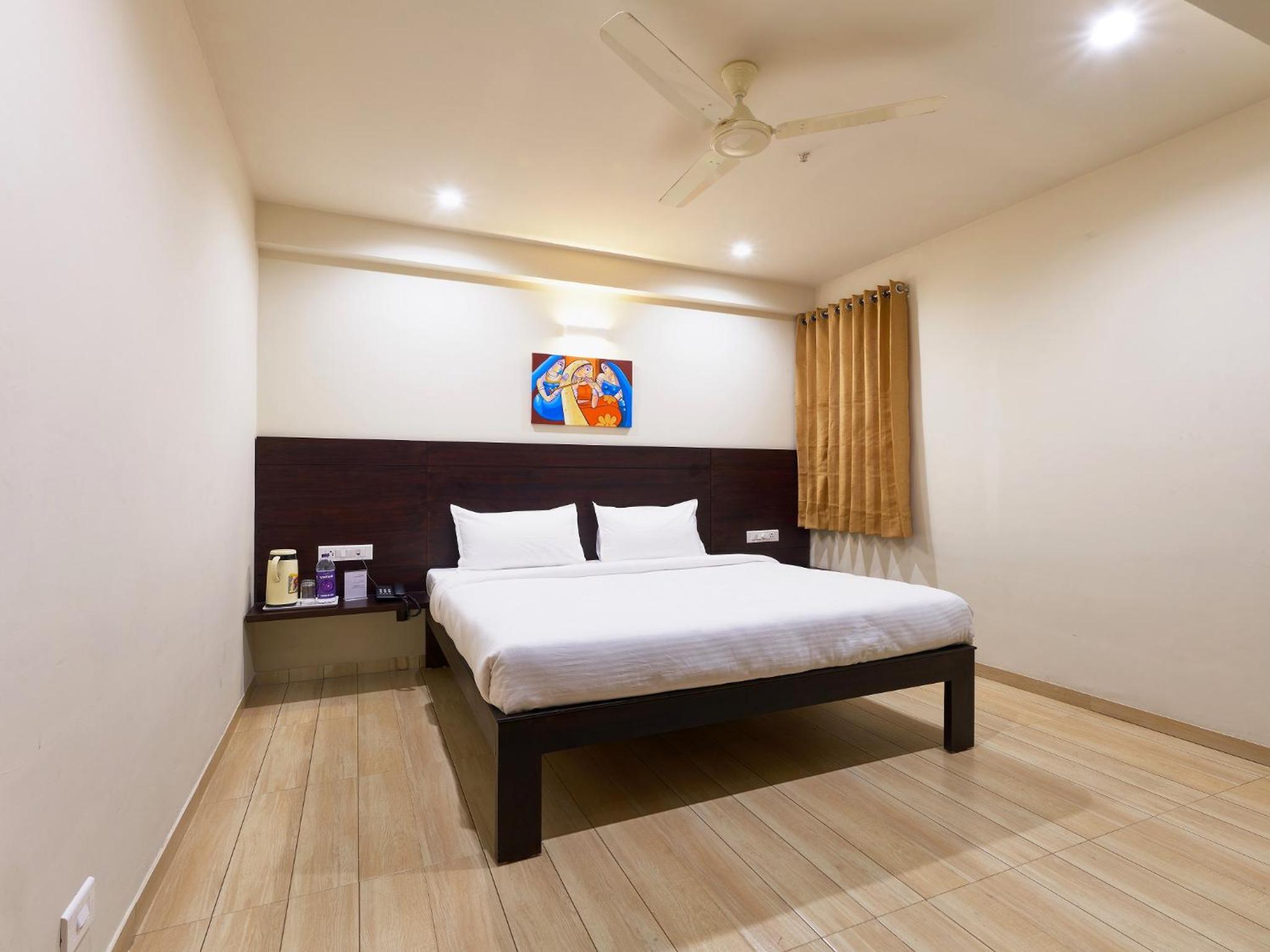 Deluxe Room - Photo 2