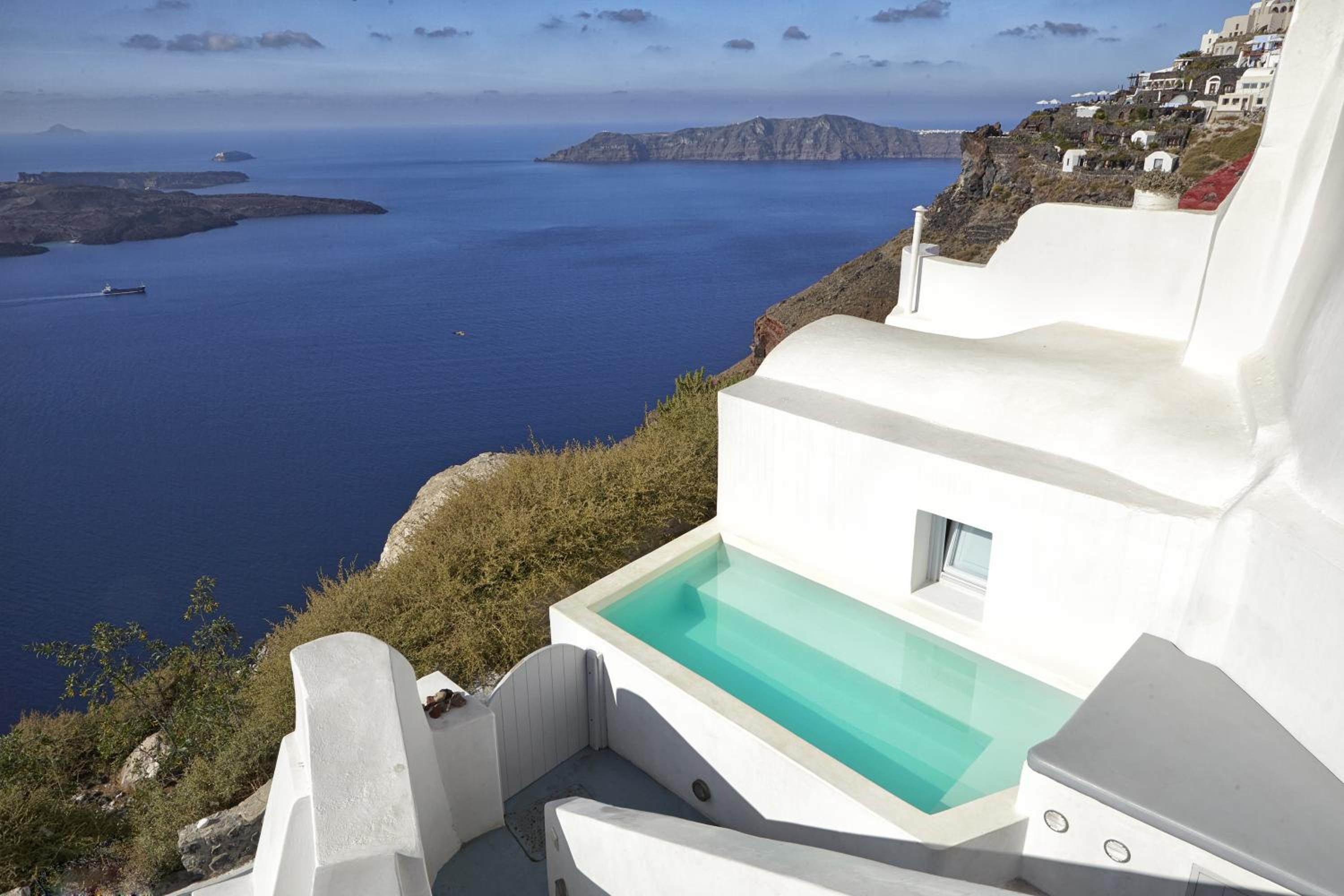 Three Bedroom Villa with Caldera View and Plunge Pool photo 2