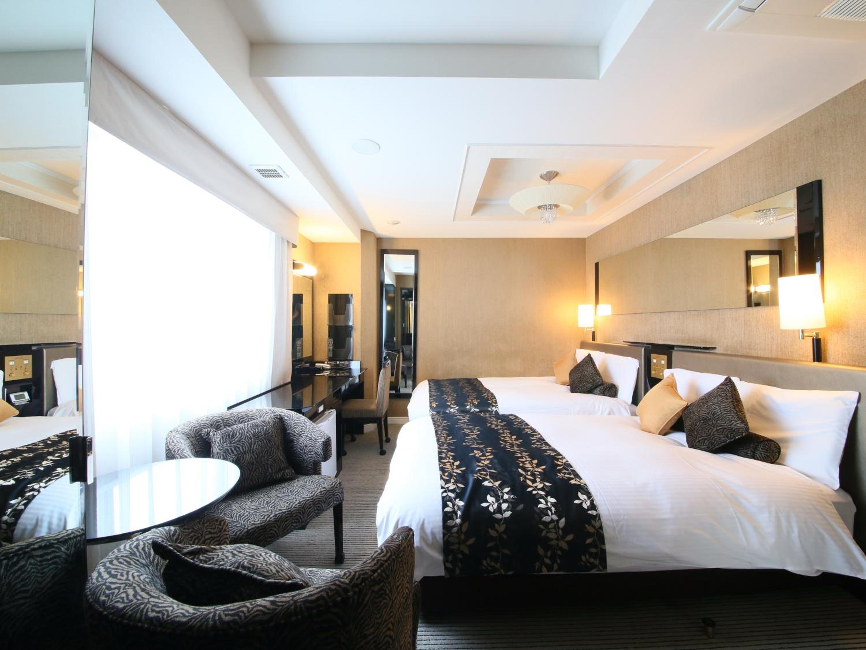 Twin Room - Non-Smoking photo 1