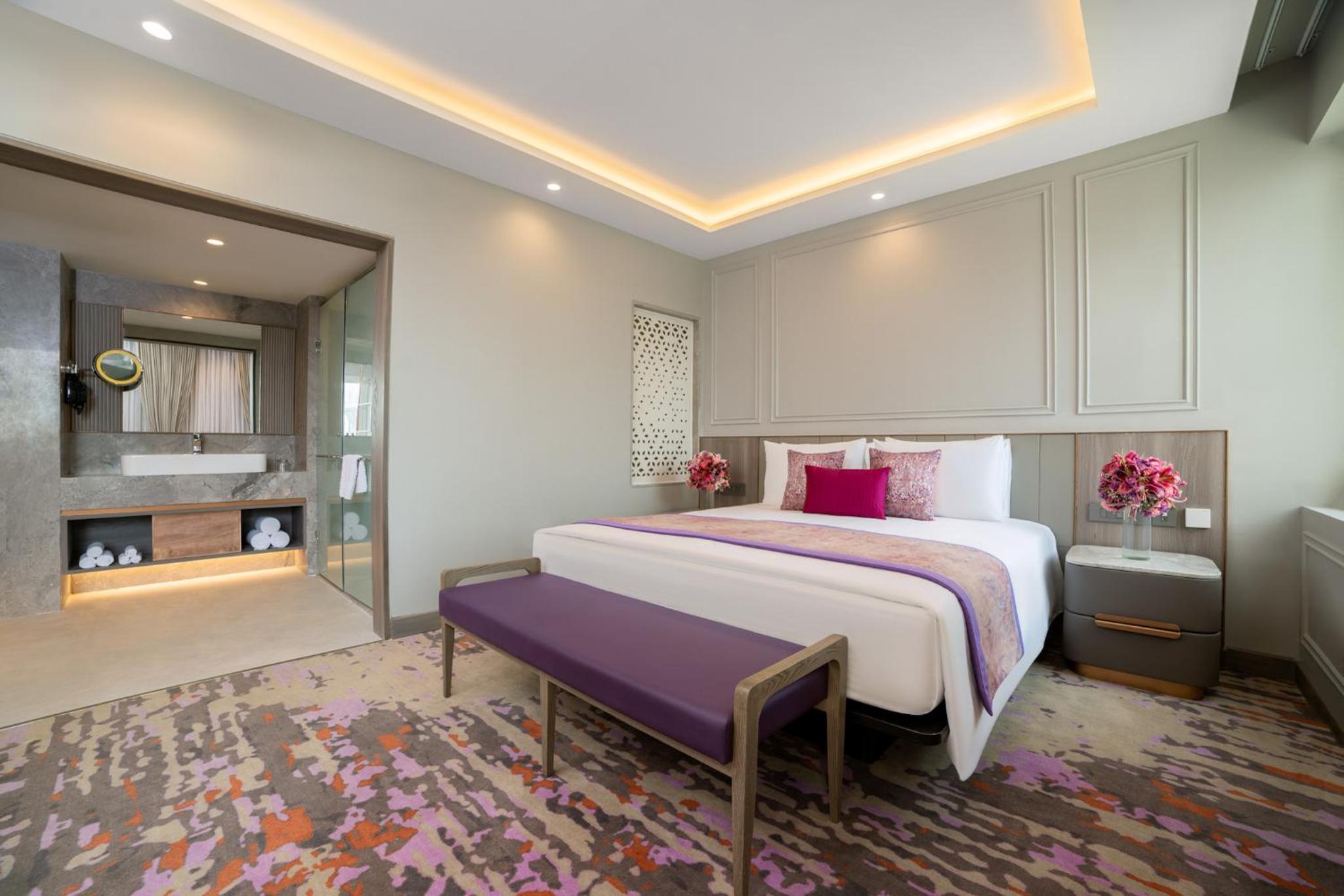 Deluxe Suite - Complimentary 01 way Airport transfer - Photo 1