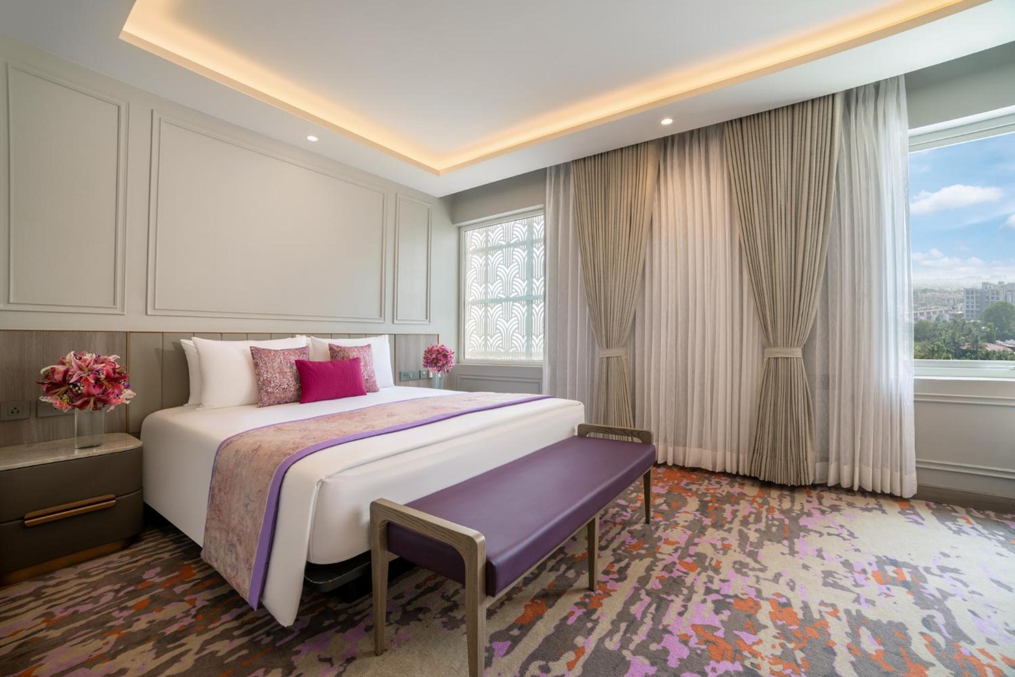 Premium Suite - Complimentary 01 way Airport transfer - Photo 4