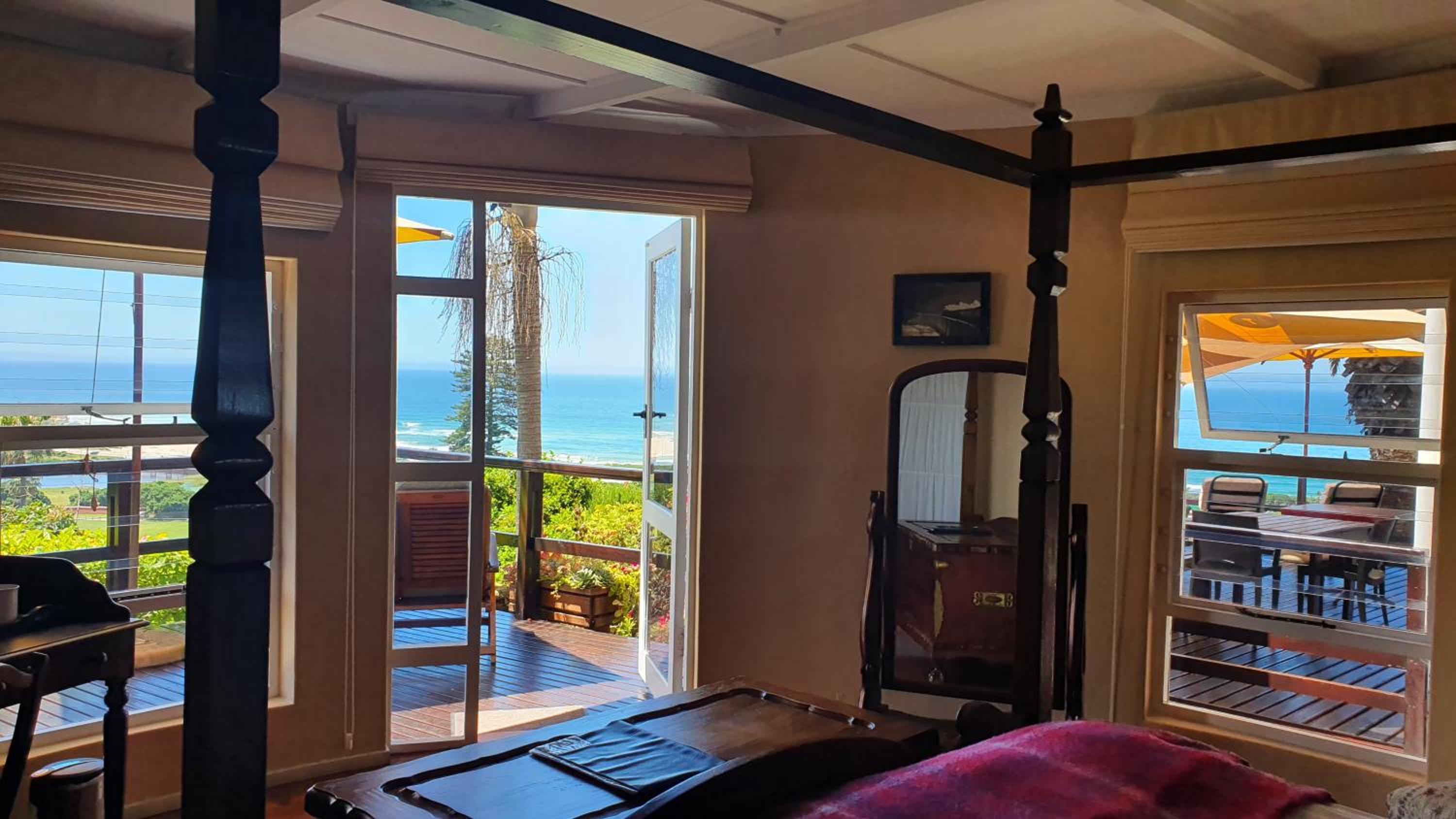 Double Room with Four Poster Bed - Photo 8