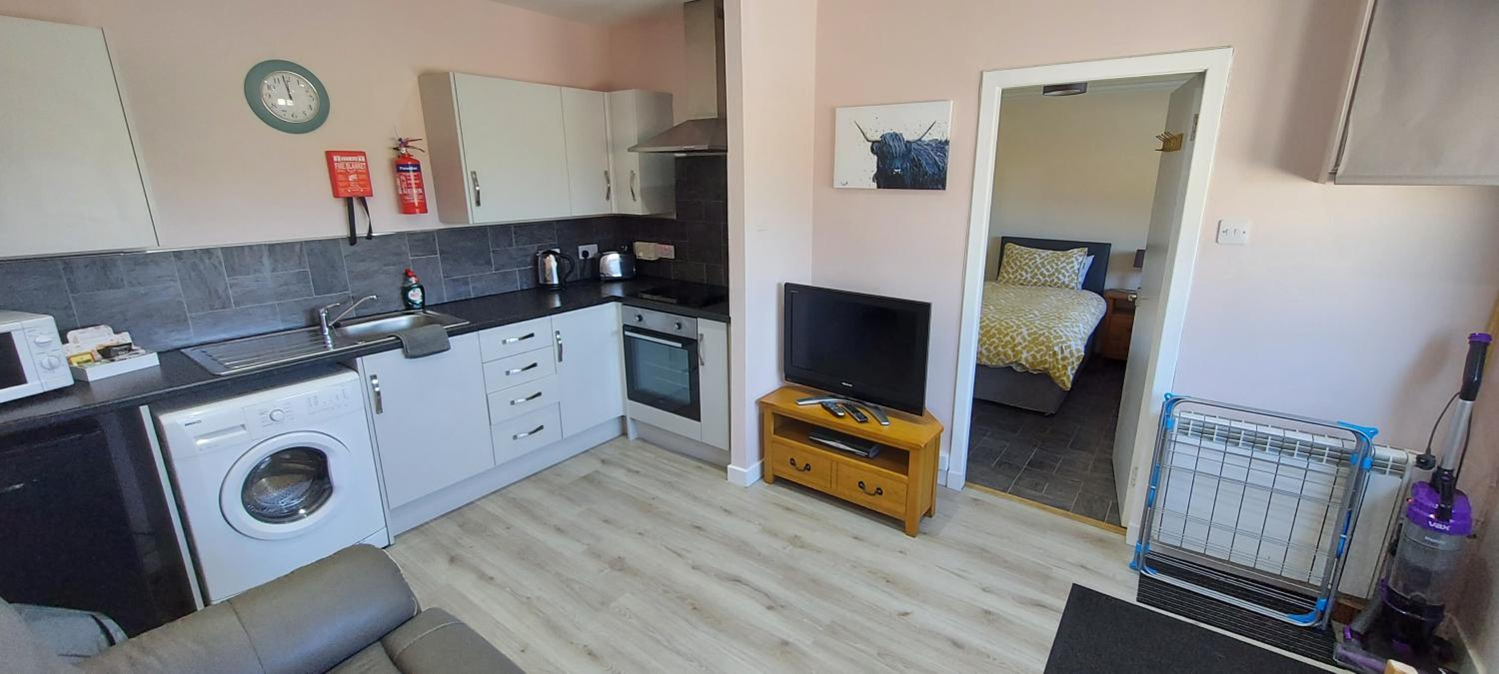 Apartment - Ground Floor photo 2