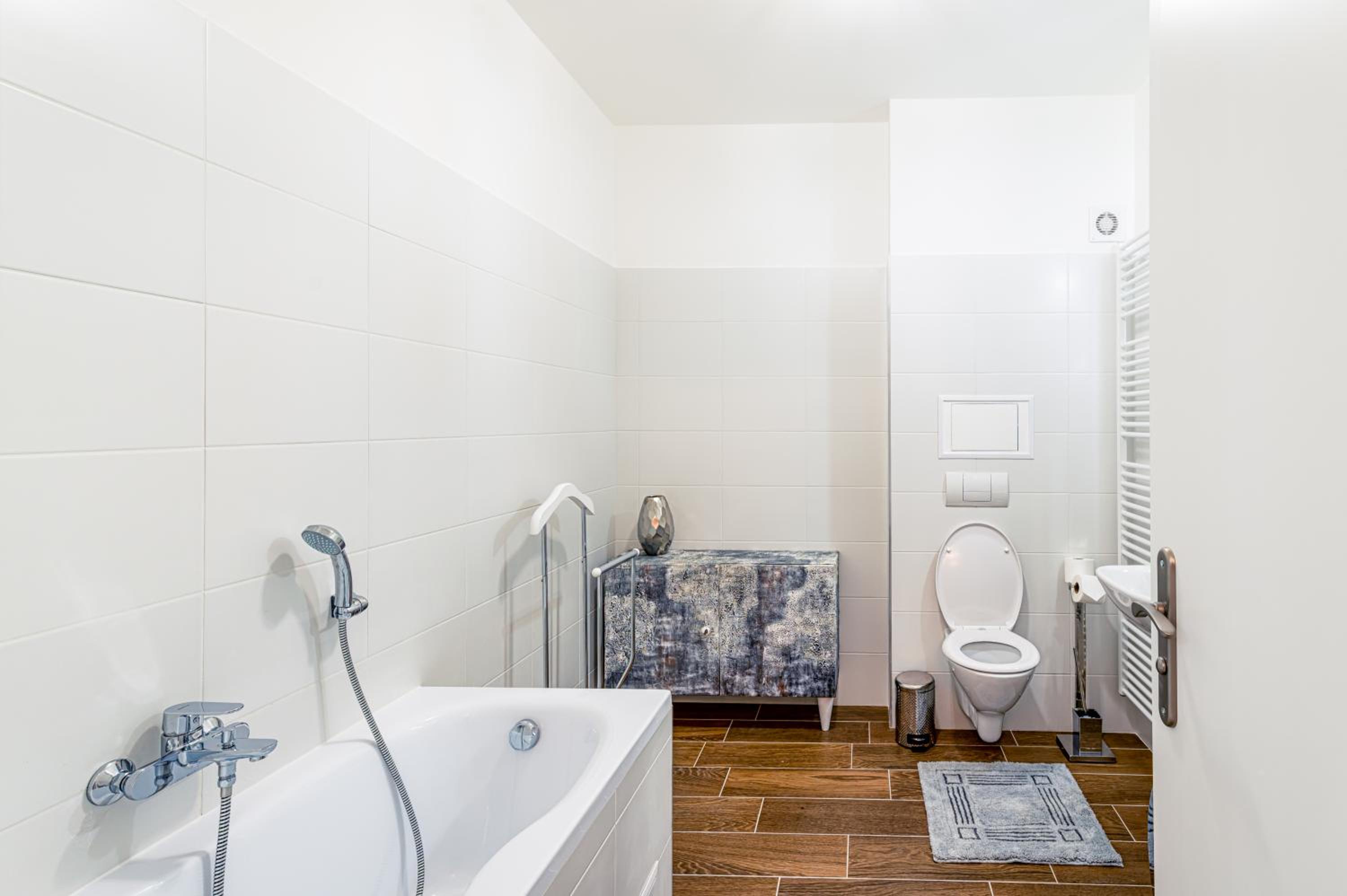 Two-Bedroom Apartment - Photo 15
