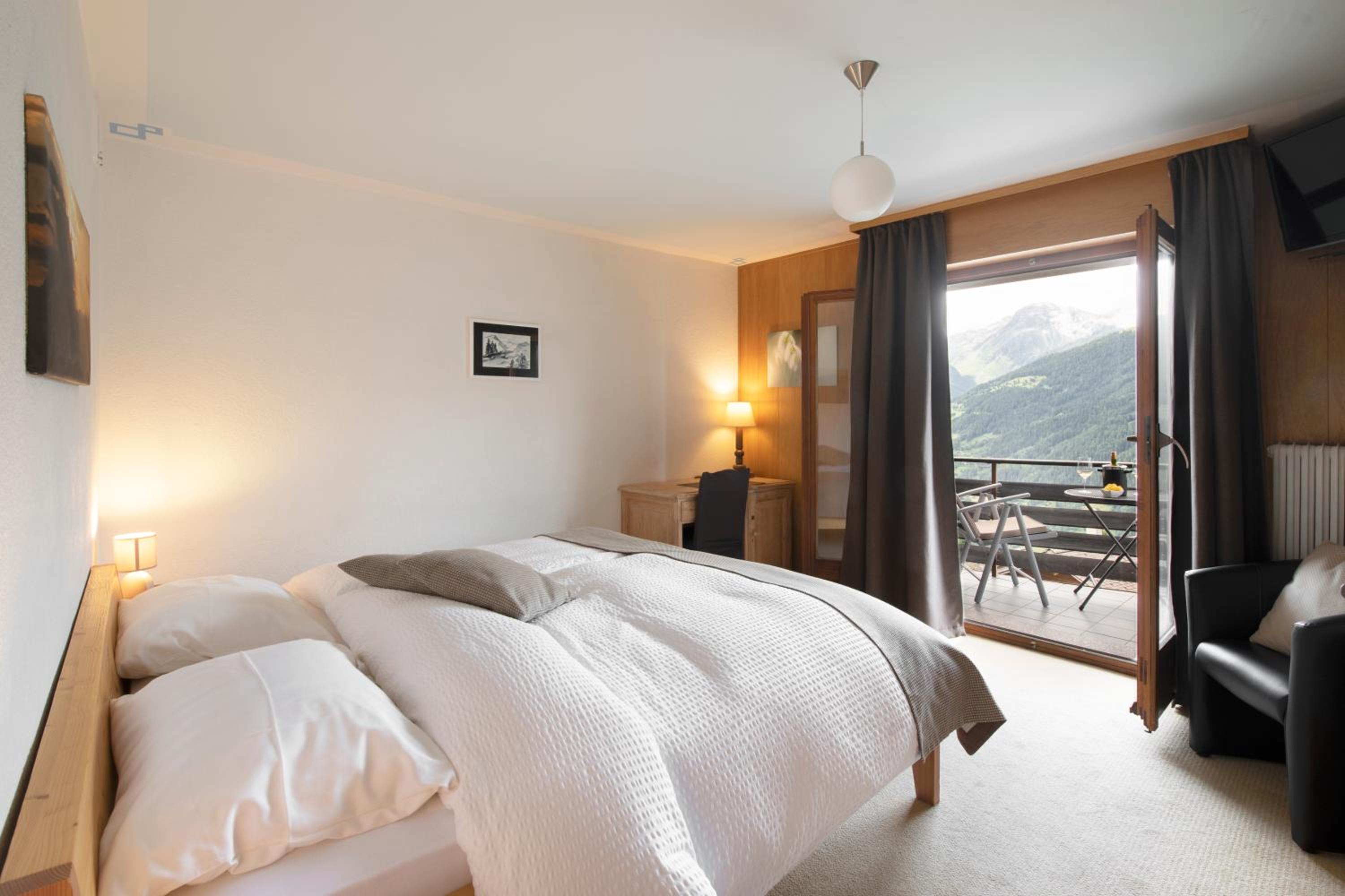 Standard Double Room photo 3
