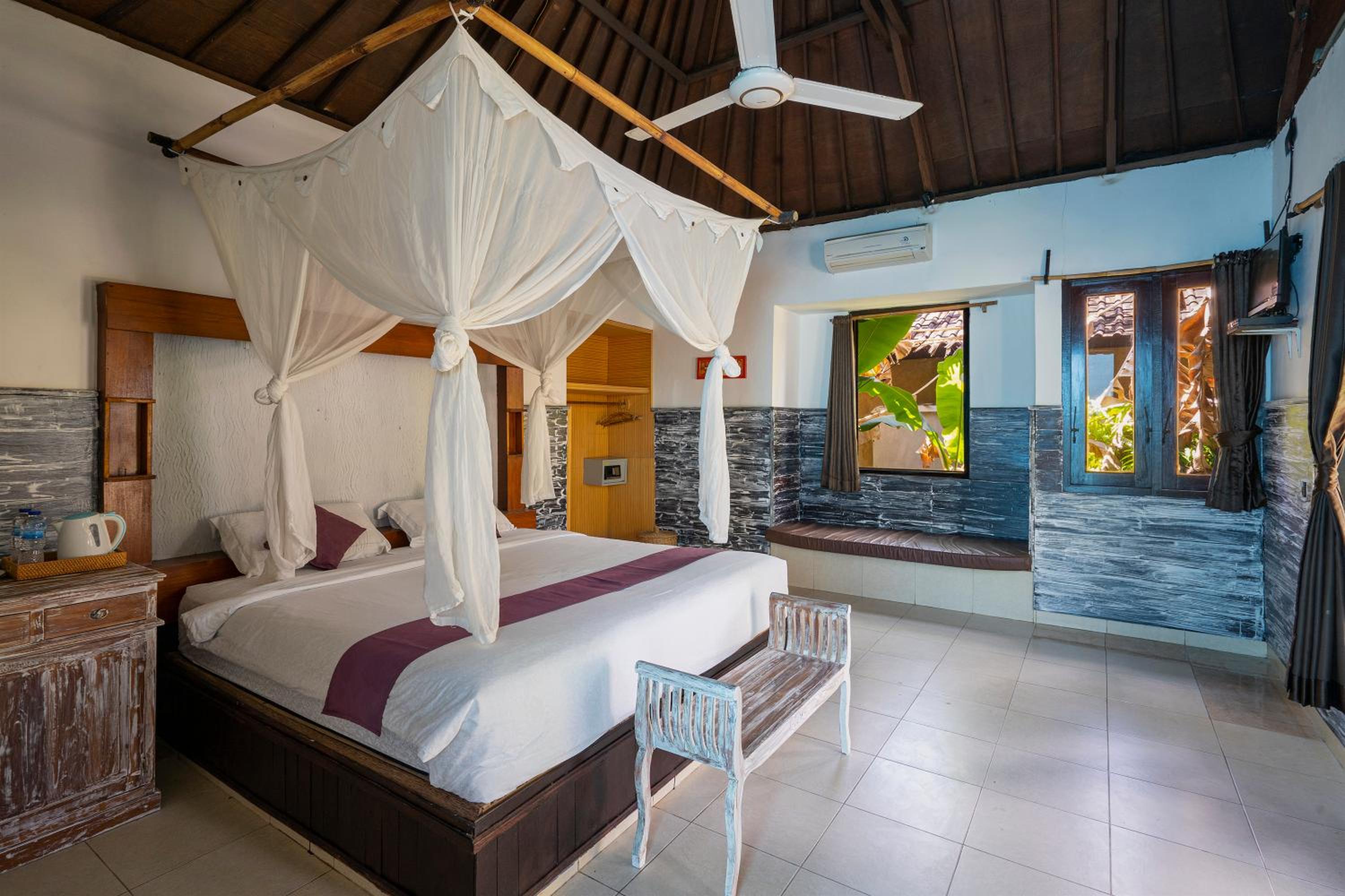 One Bungalow King Bed With Garden View - Photo 21
