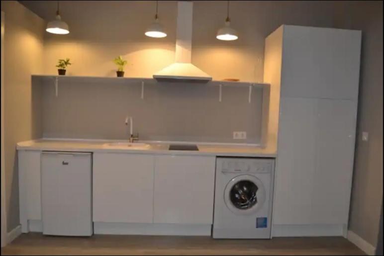 Apartment with Balcony - Photo 19