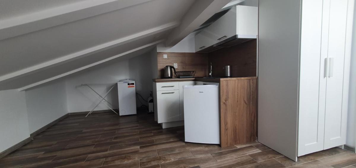 Double Room with Private Bathroom - Photo 24