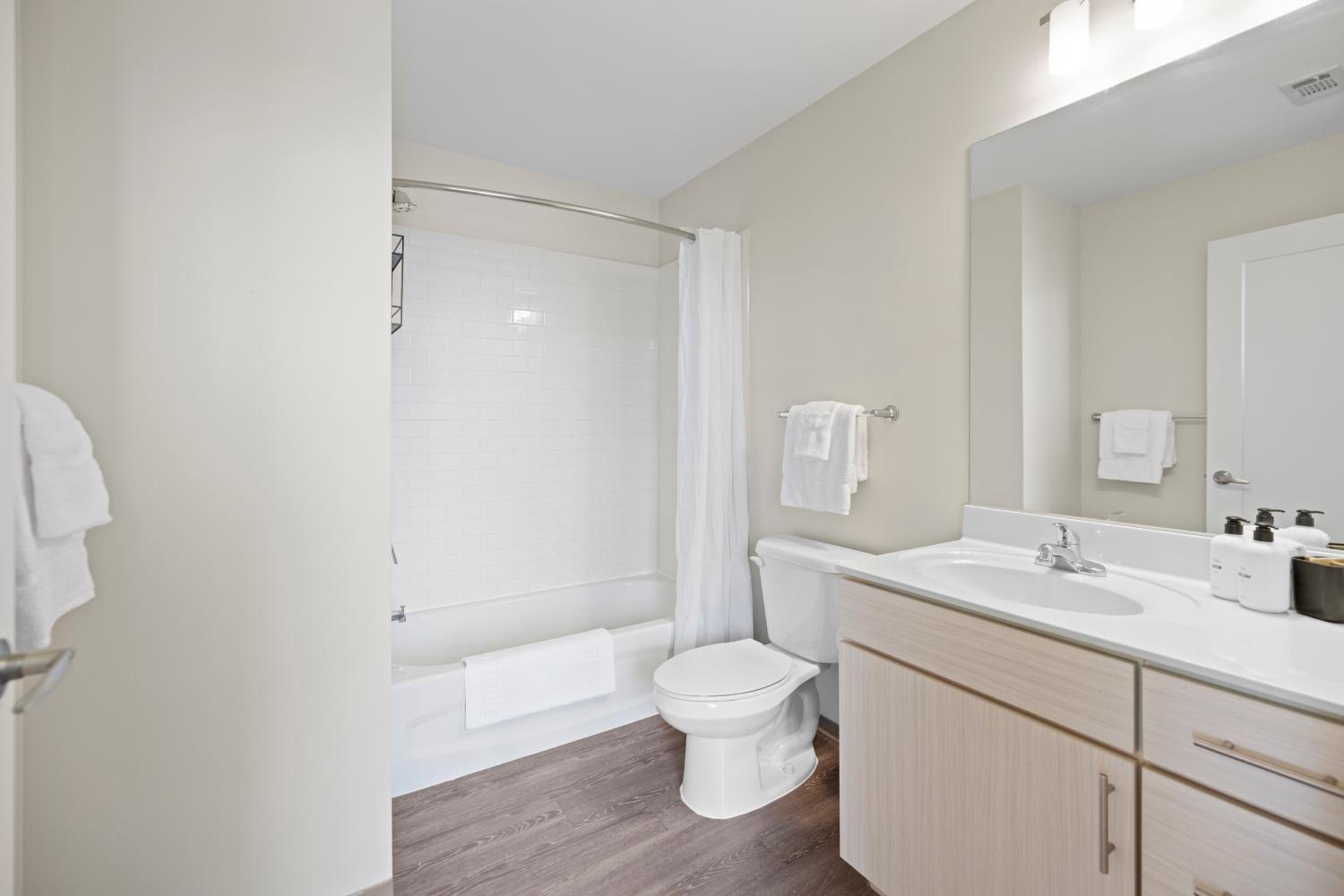2 Bed | 2 Bath Suite - Photo 14