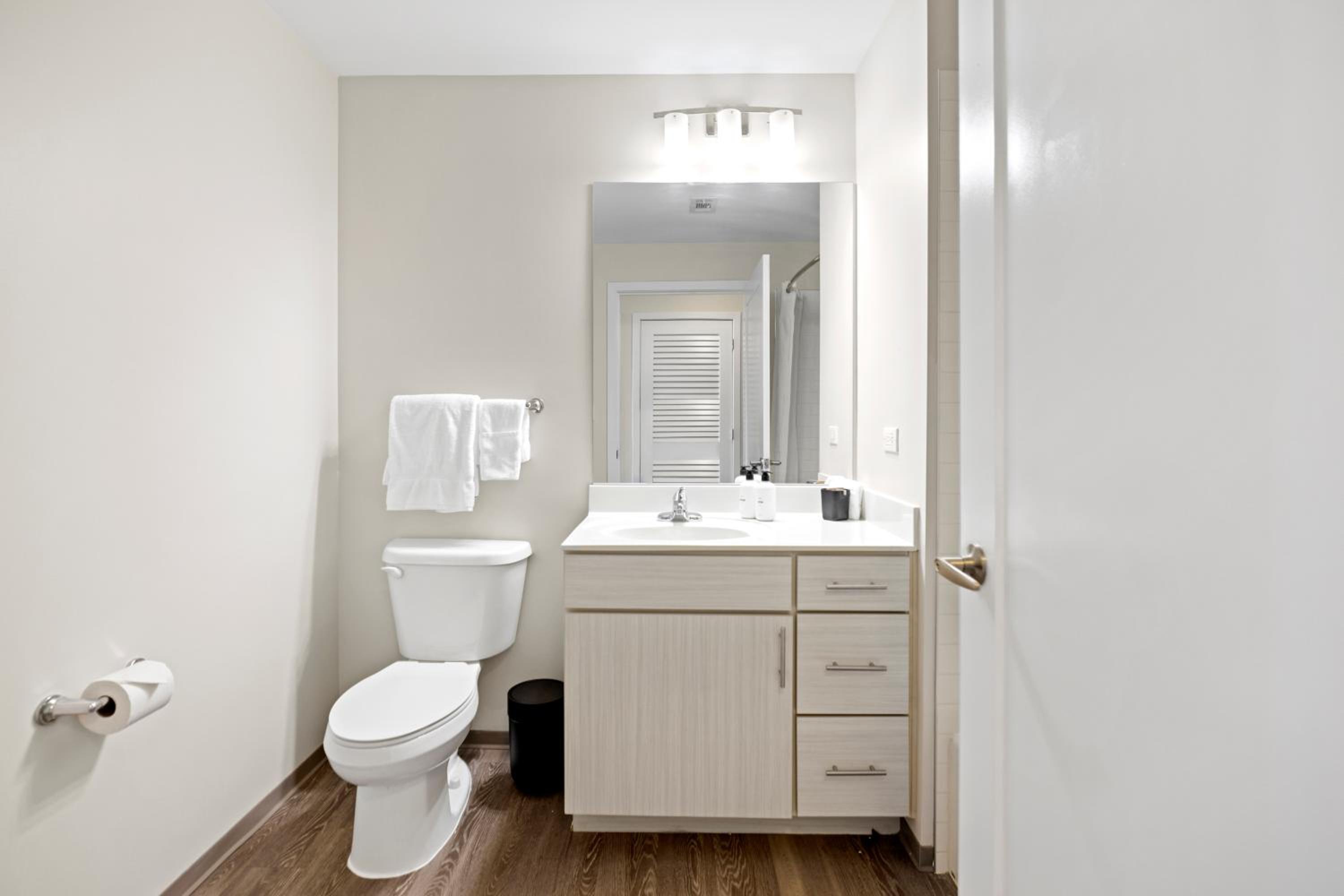 2 Bed | 2 Bath Suite - Photo 13