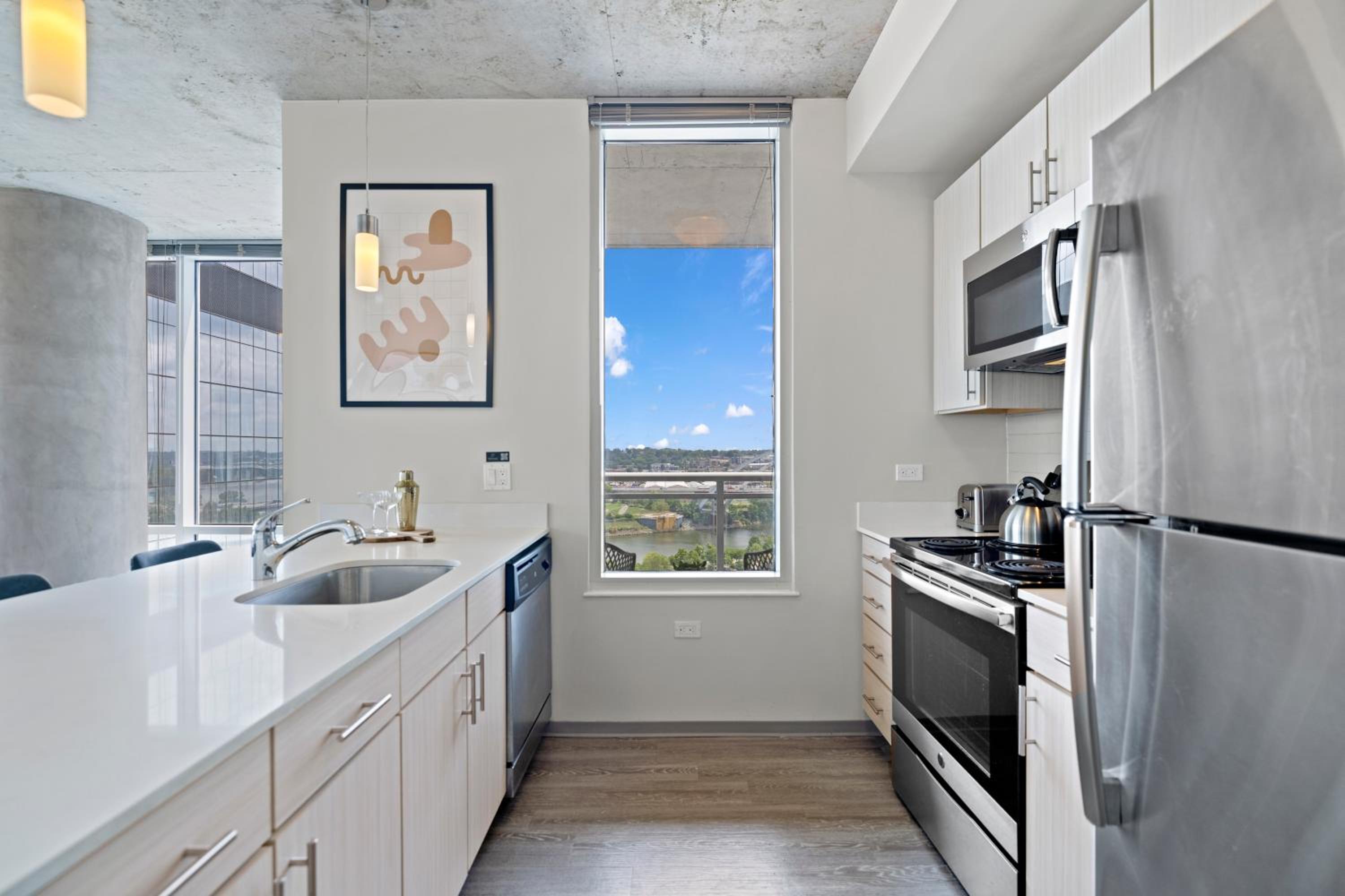 2 Bed | 2 Bath Suite - Photo 5