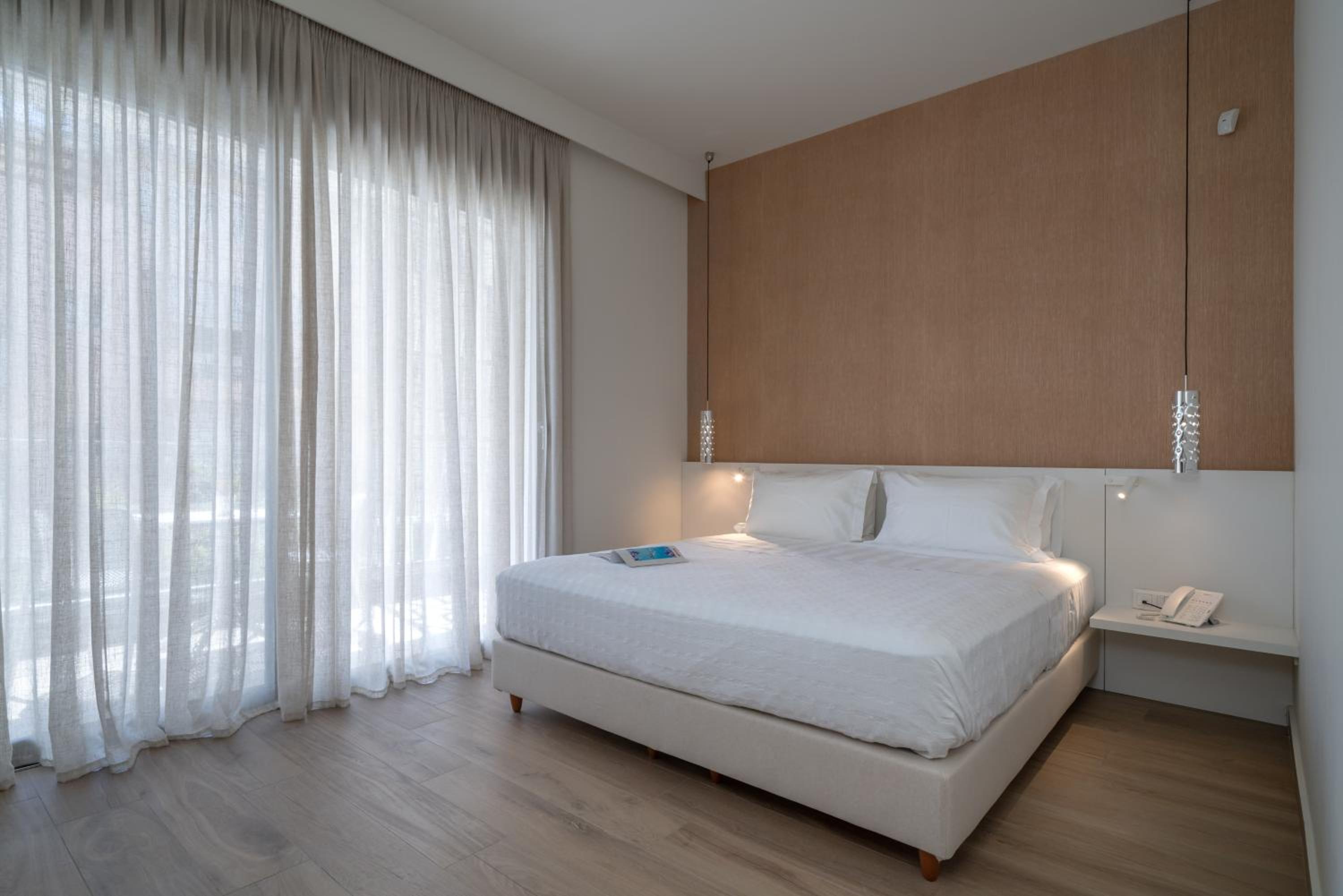 One-Bedroom Executive Apartment with Balcony photo 1