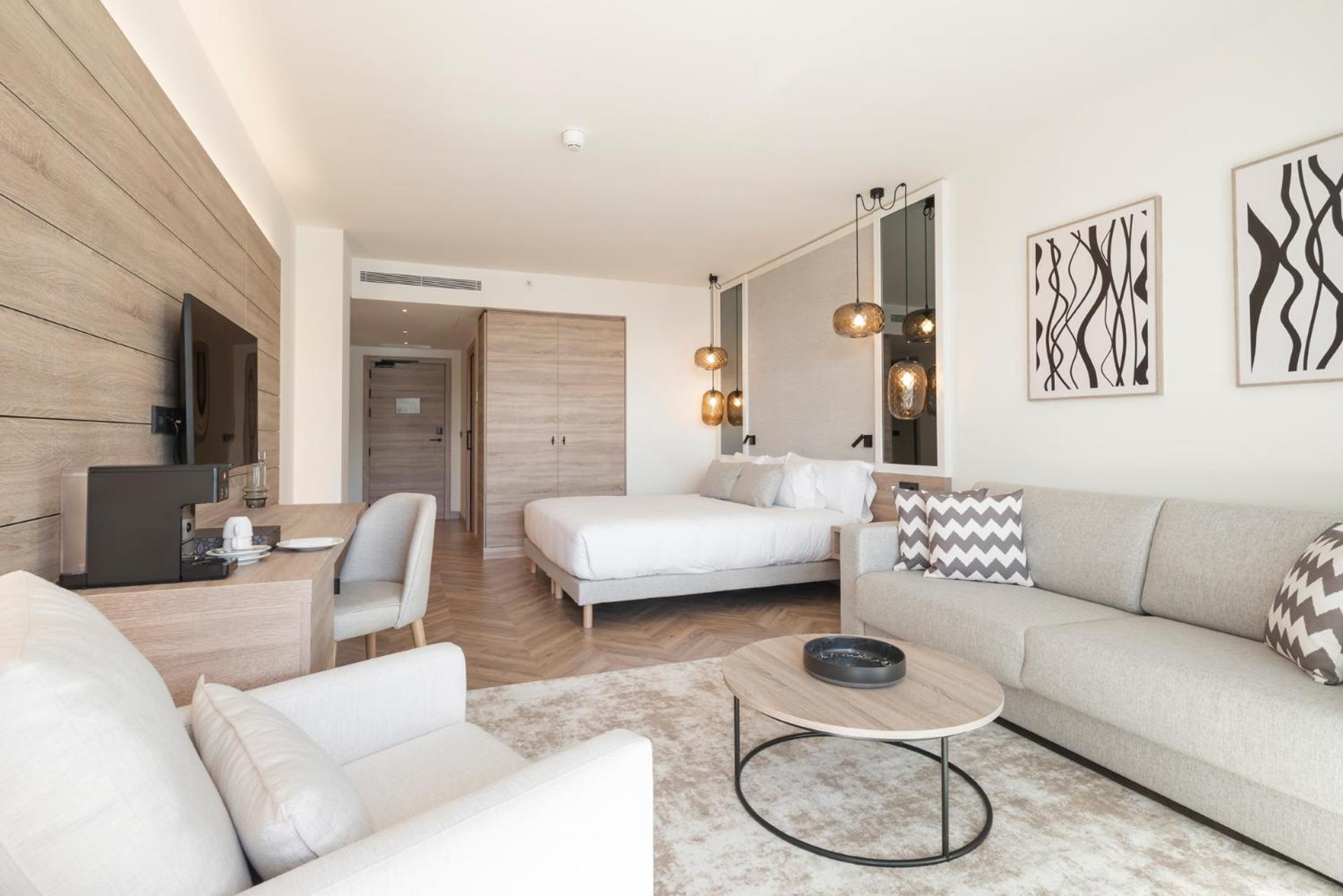 Double or Twin Room - Photo 2