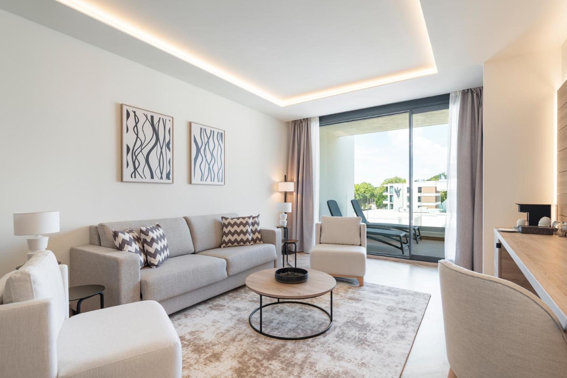 Standard Suite - Photo 6