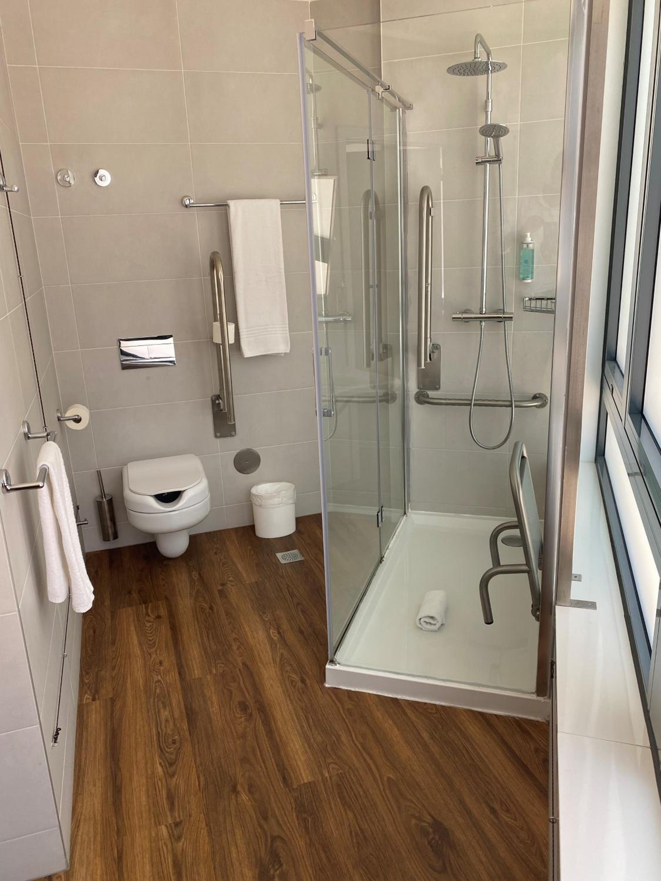 Double Room - Disability Access thumbnail 5