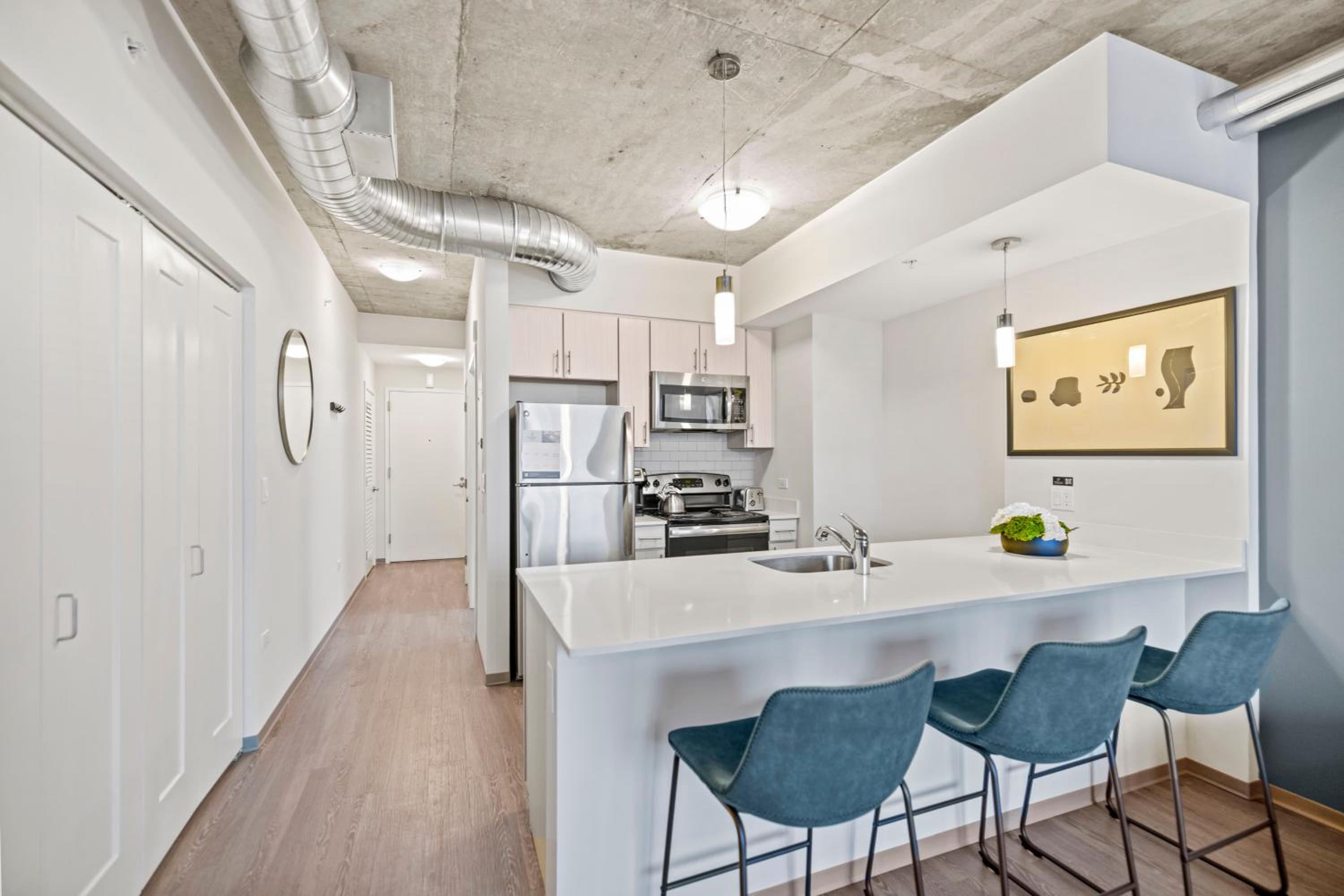 Studio Suite - Photo 11