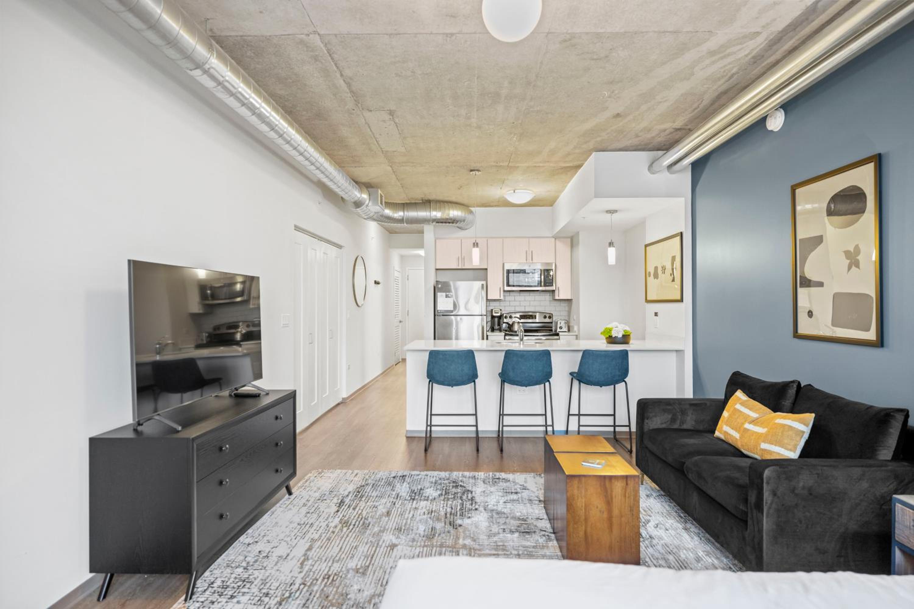 Studio Suite - Photo 10