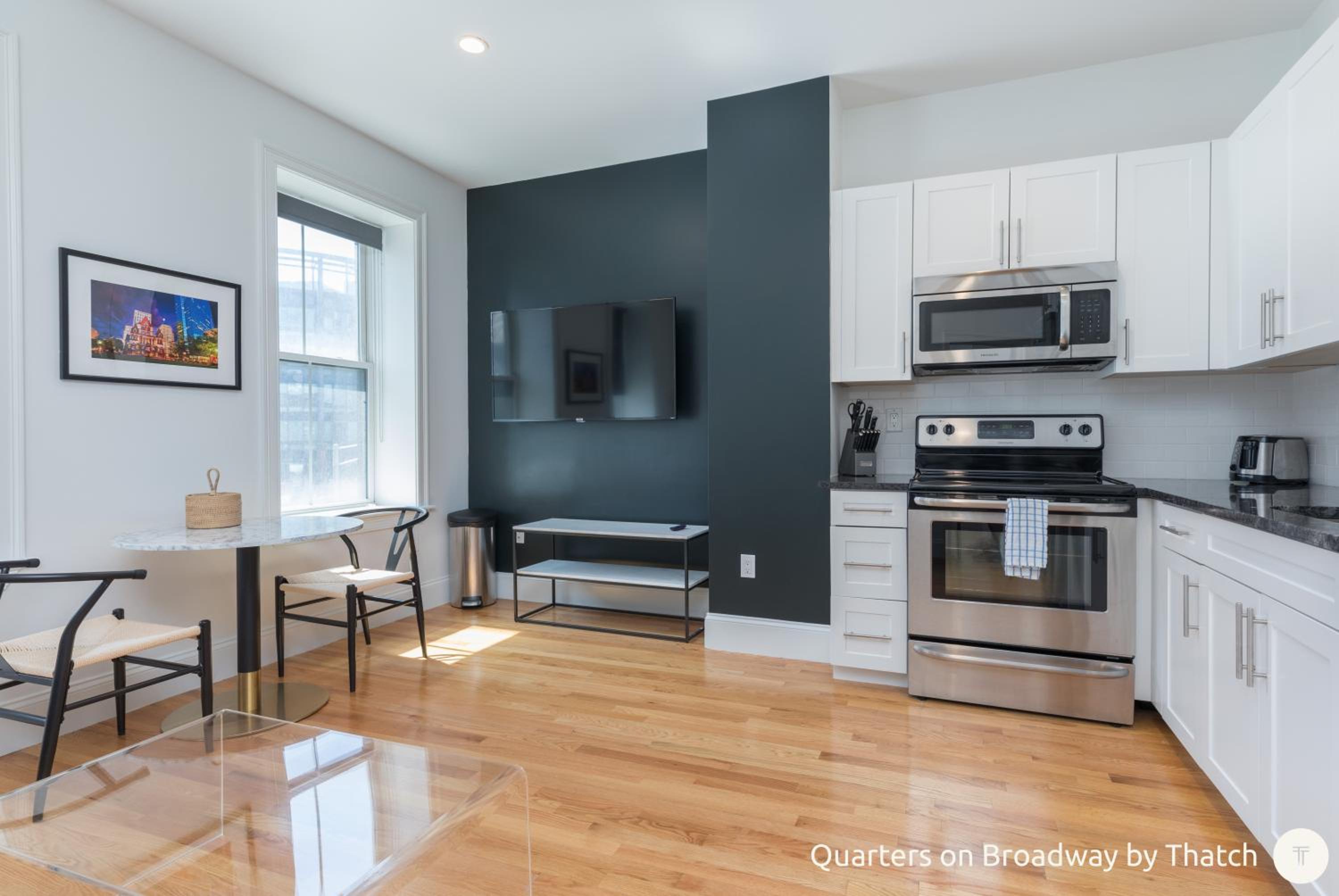 One-Bedroom Apartment - Photo 3
