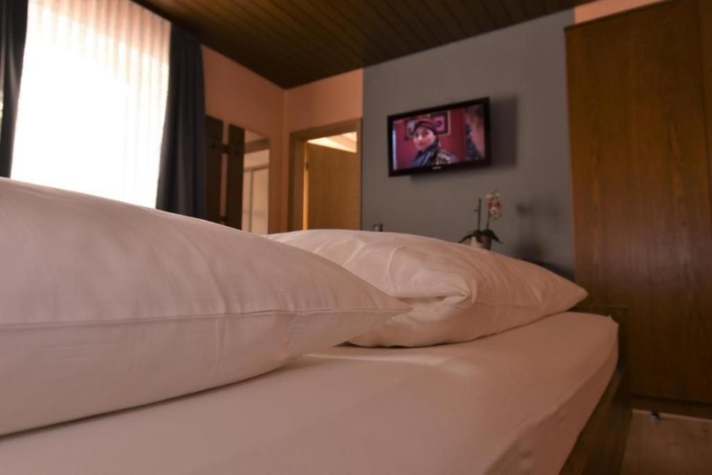 Standard Double Room - Photo 2