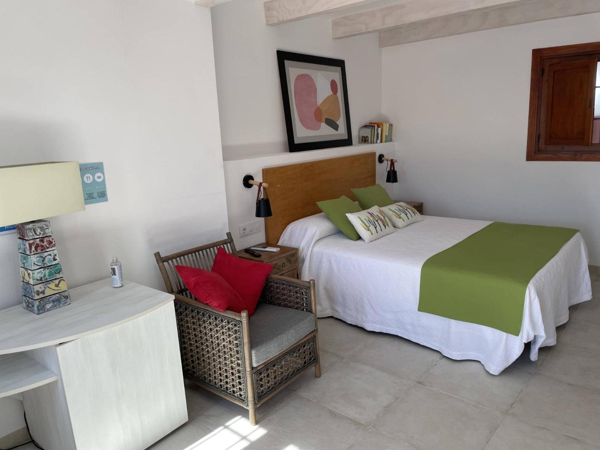 Large Double Room photo 3