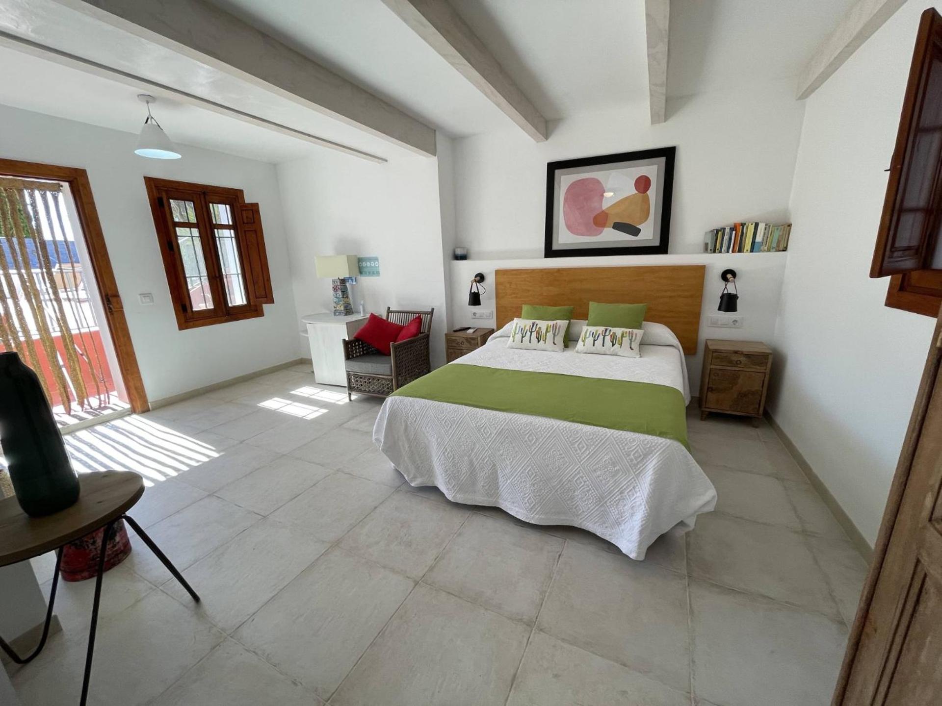 Large Double Room photo 2