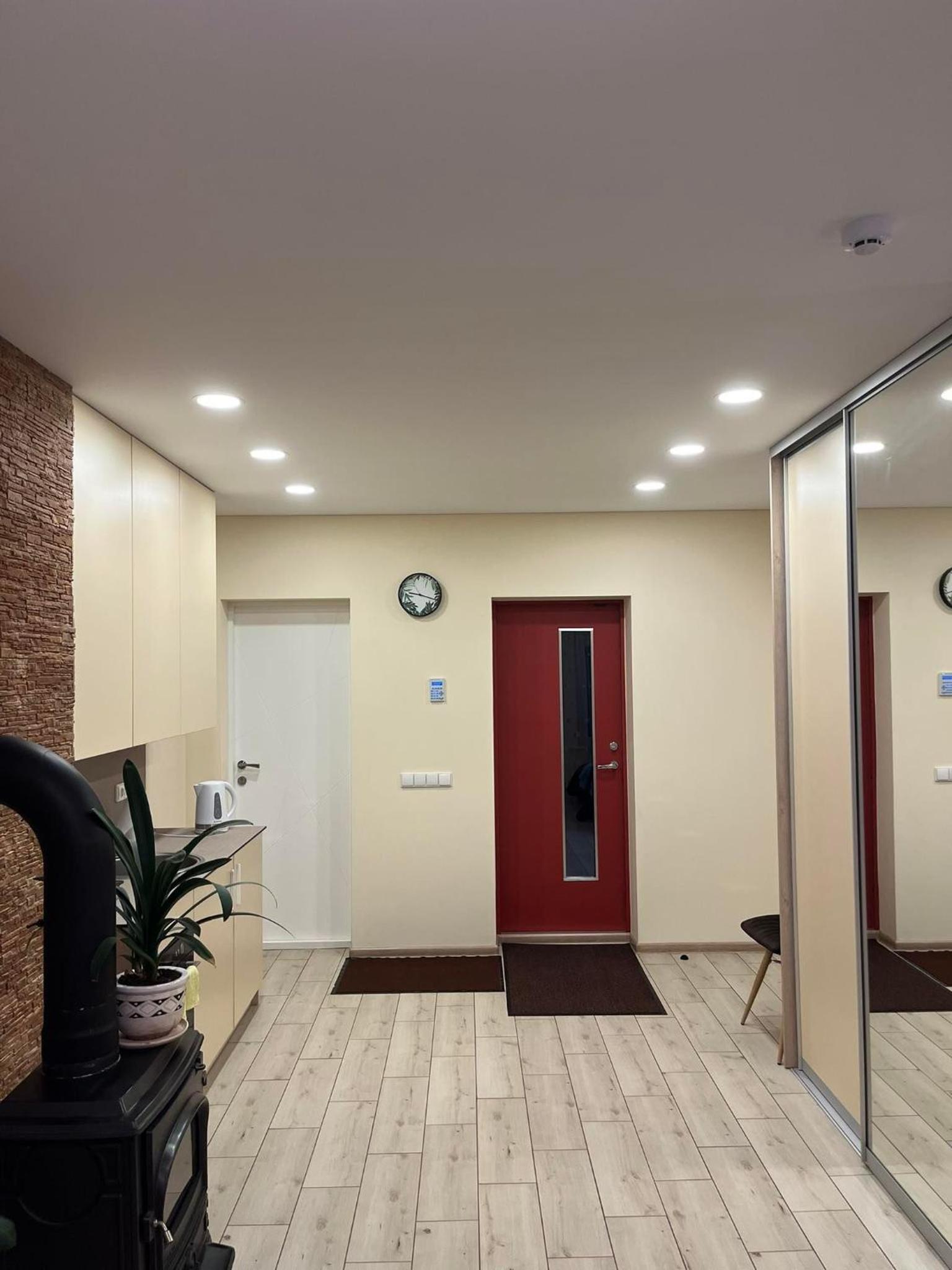 One-Bedroom Apartment - Photo 12