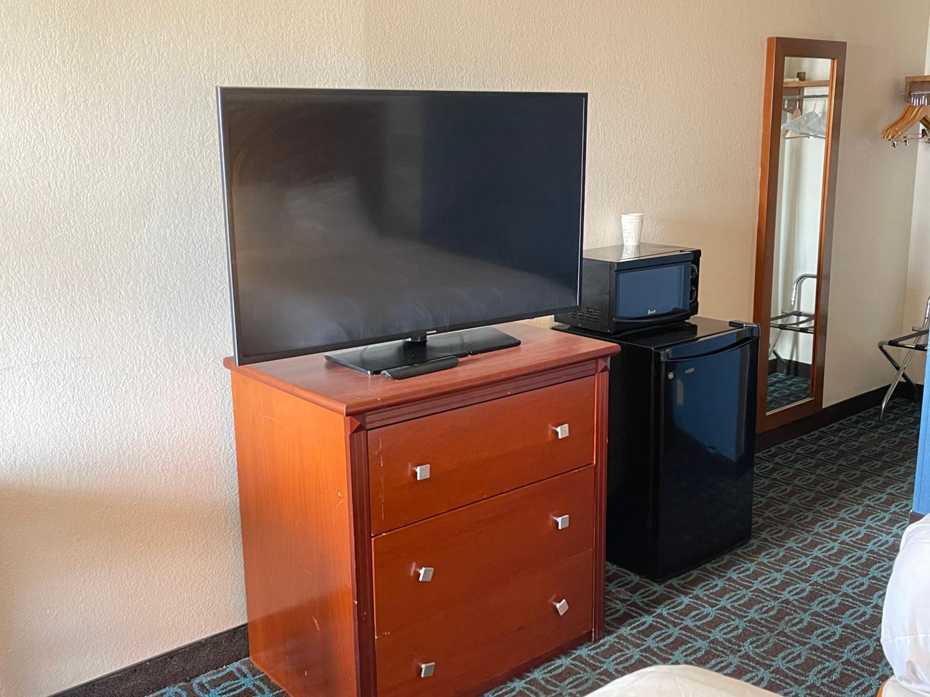 King Room - Non-Smoking - Photo 4