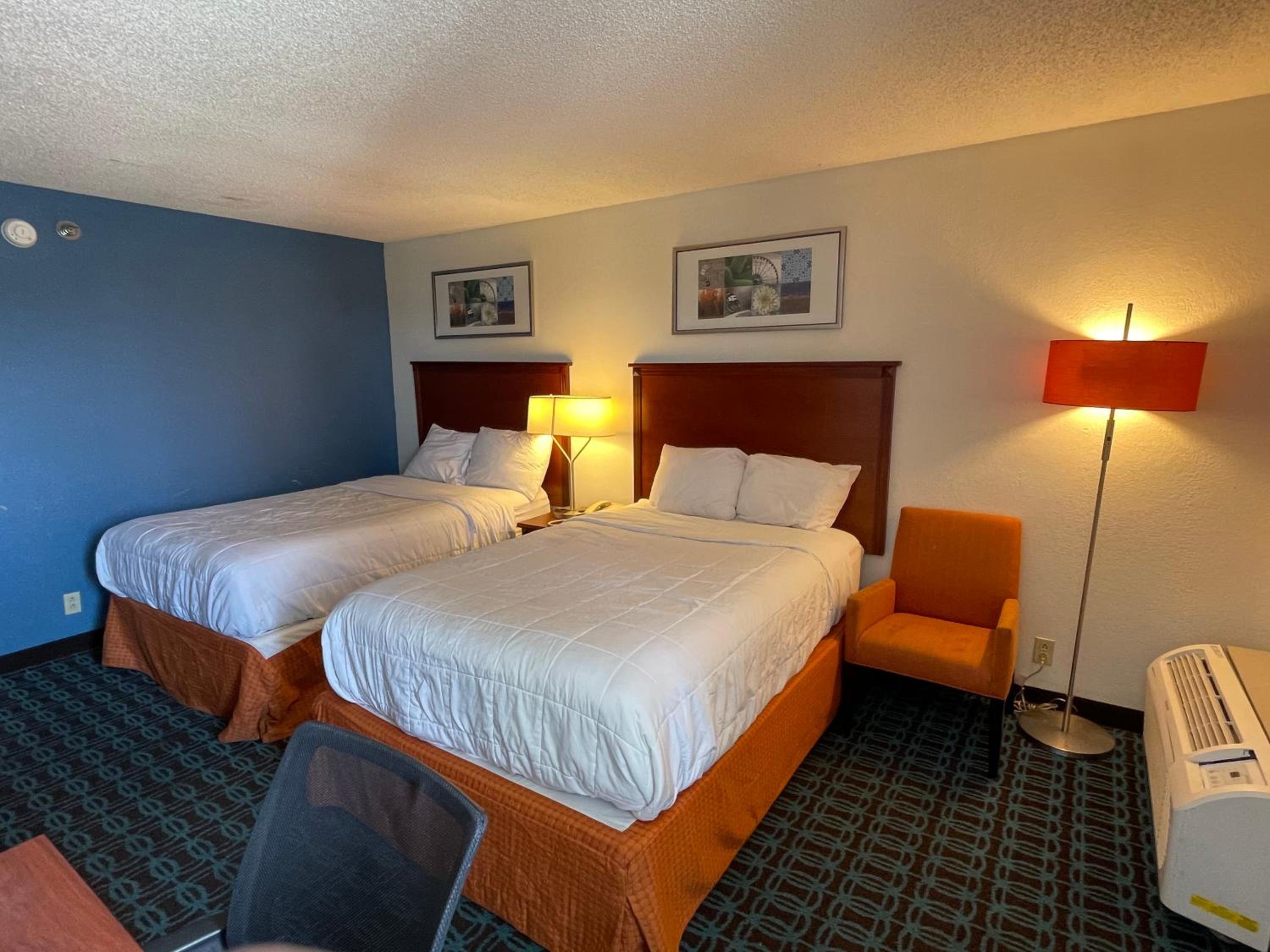 Double Room with Two Double Beds - Non-Smoking - Photo 3